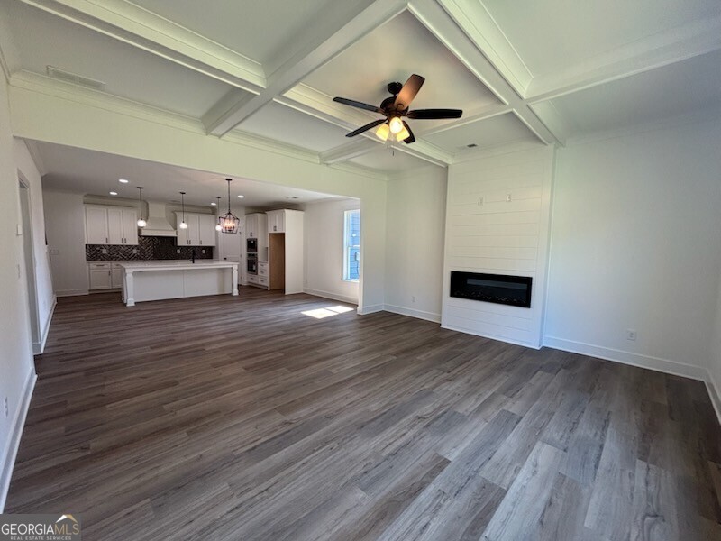 1269 PJ East Road