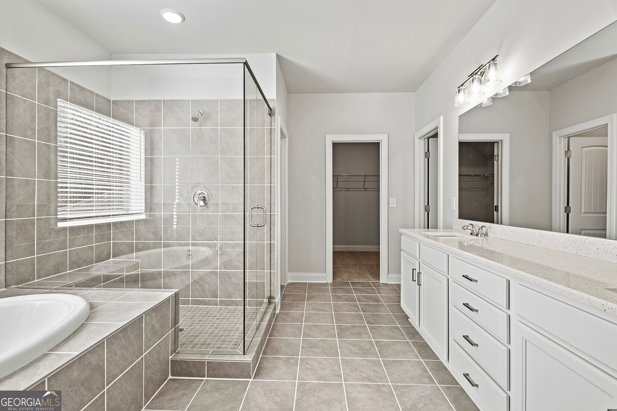 3240 Lions Ruby Lane