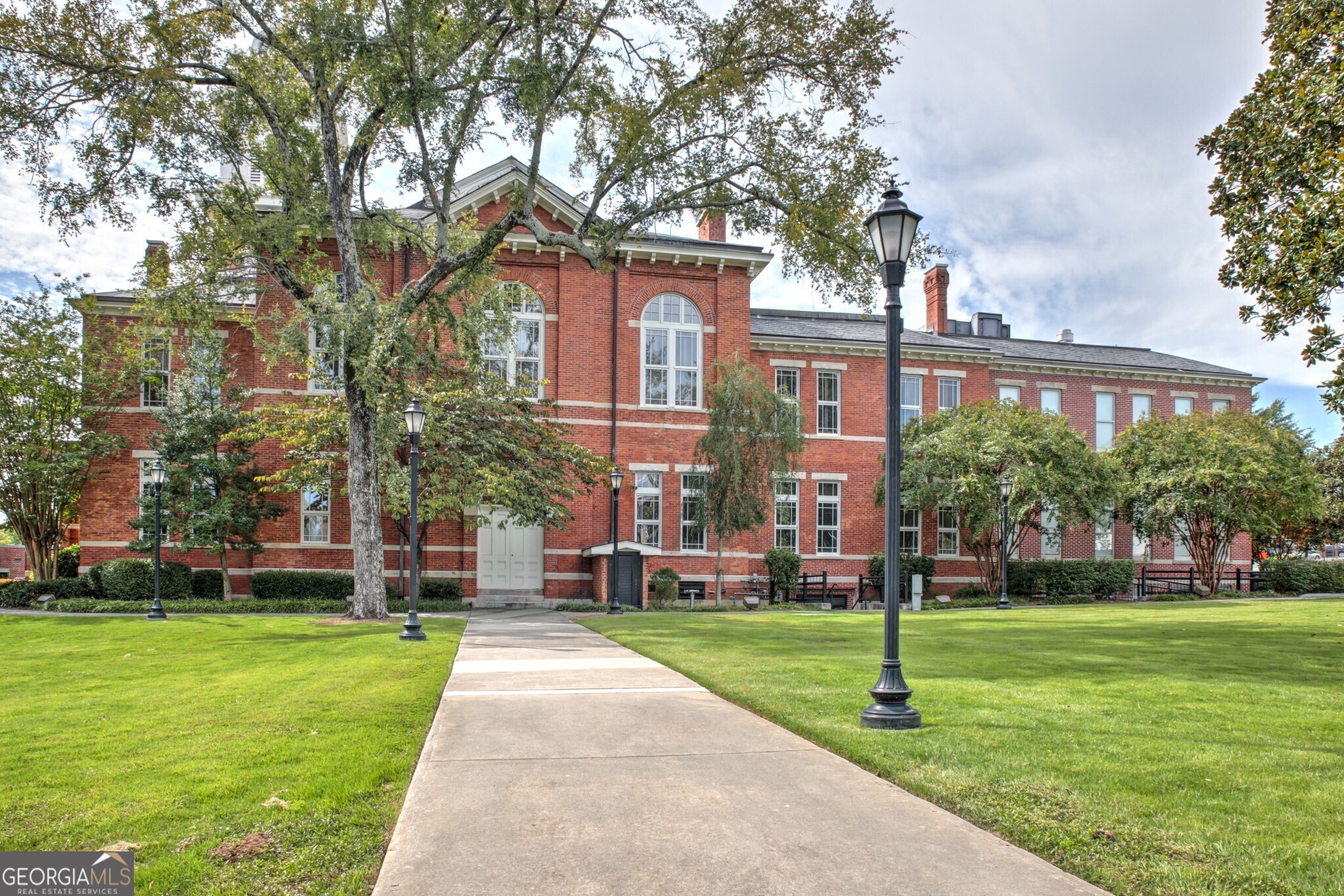 2409 Malster Lane