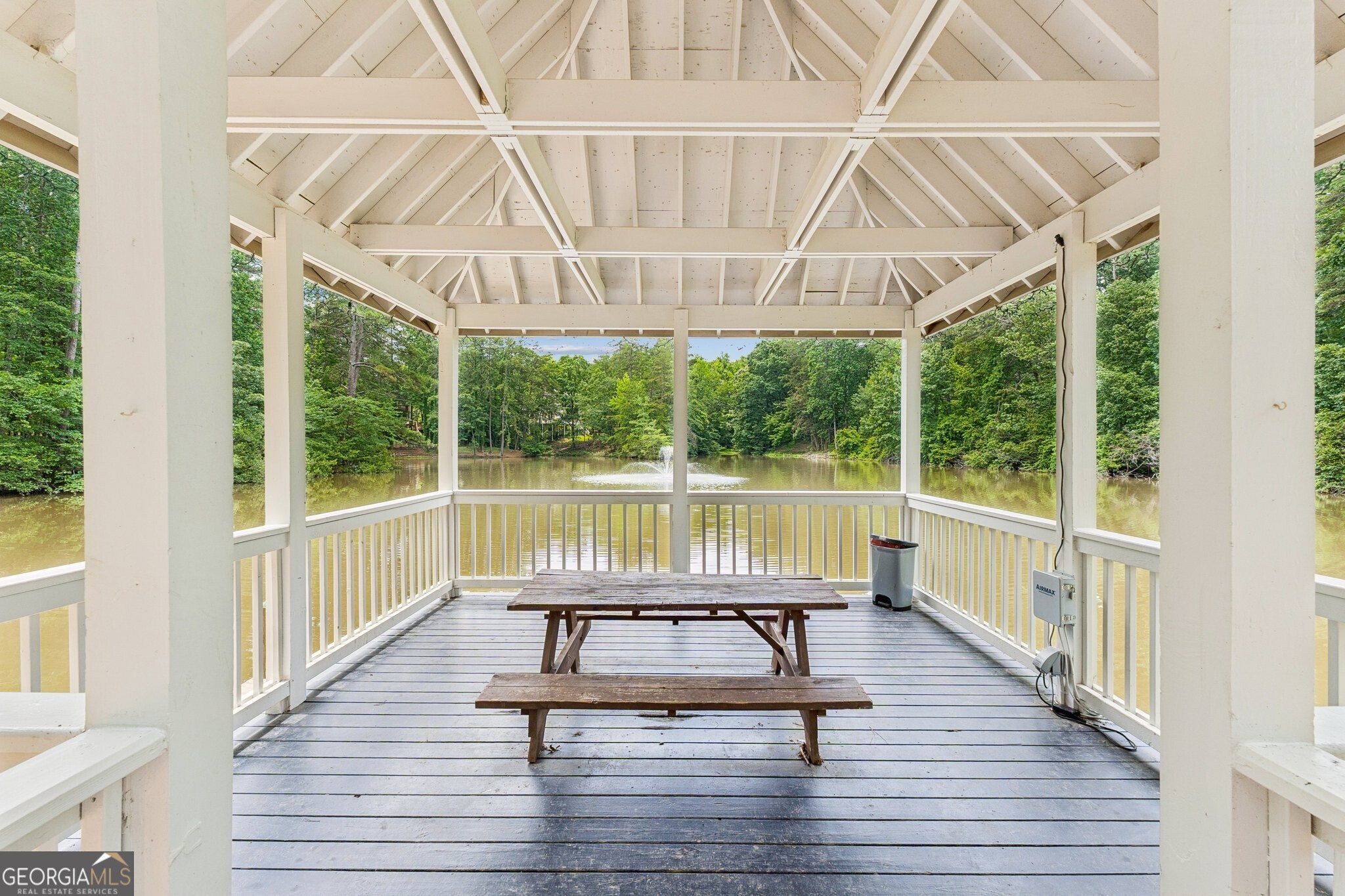 585 Emerald Parkway