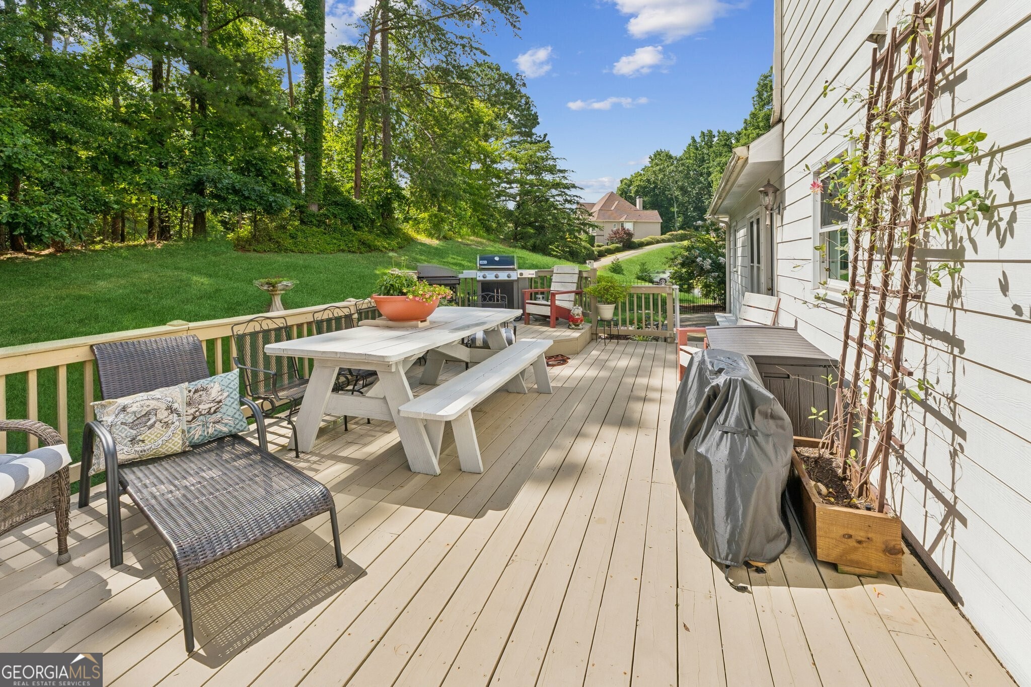 585 Emerald Parkway