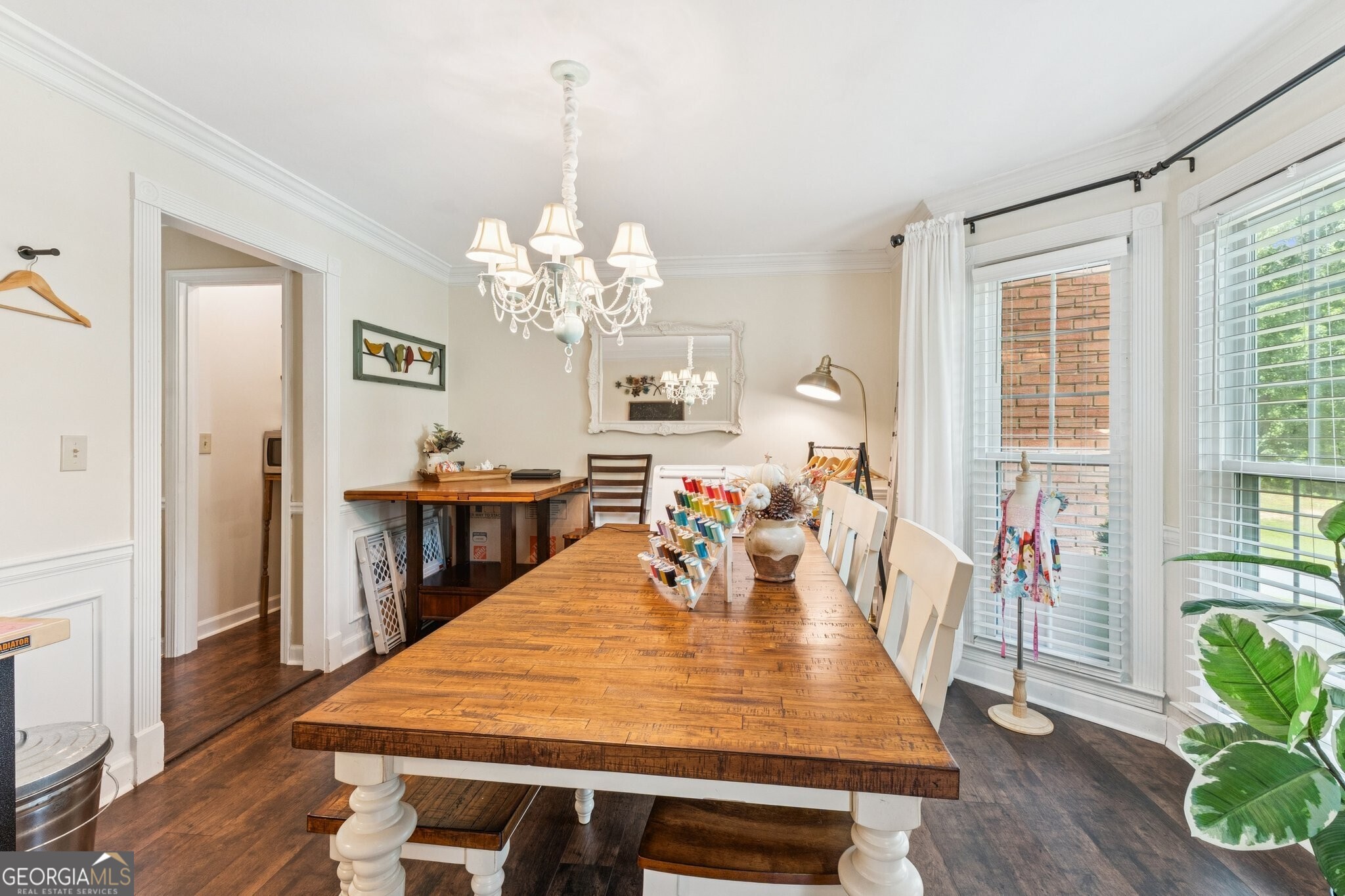 585 Emerald Parkway