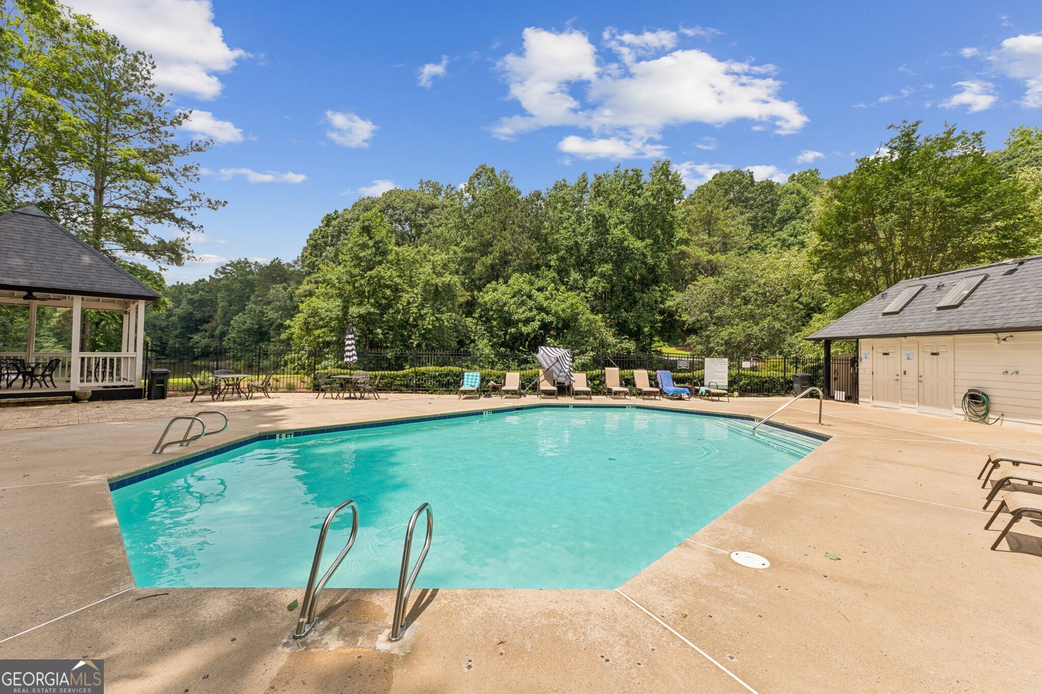 585 Emerald Parkway