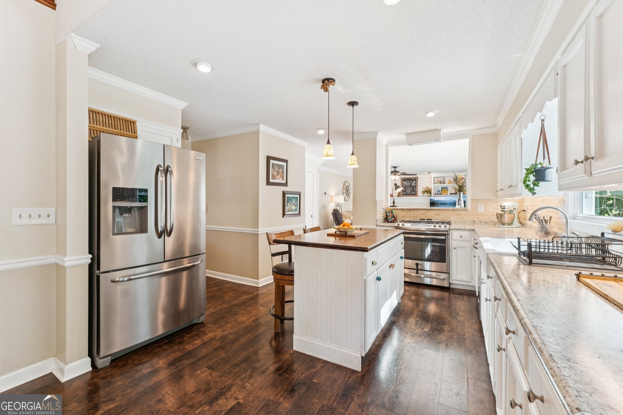 585 Emerald Parkway