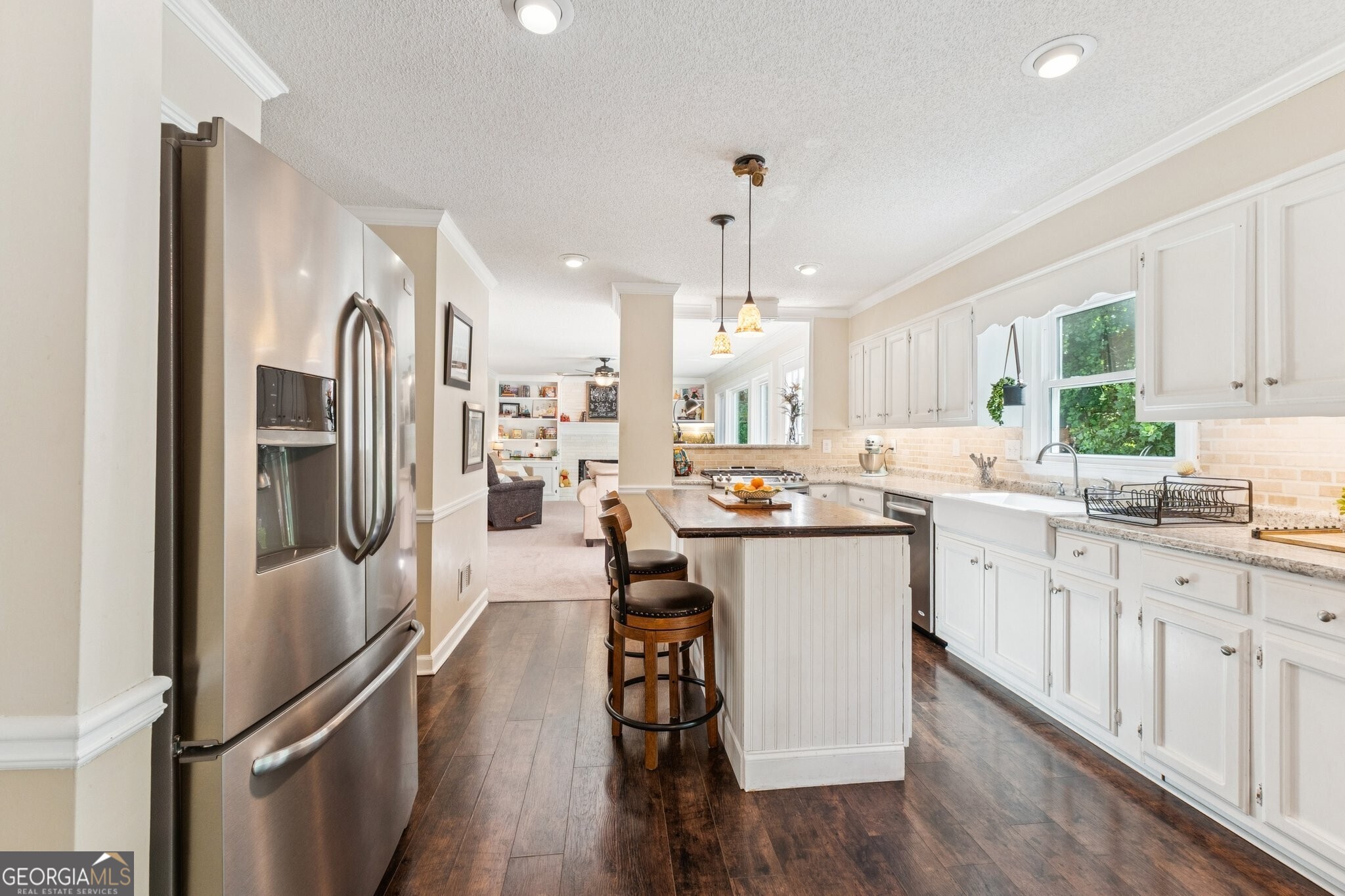 585 Emerald Parkway