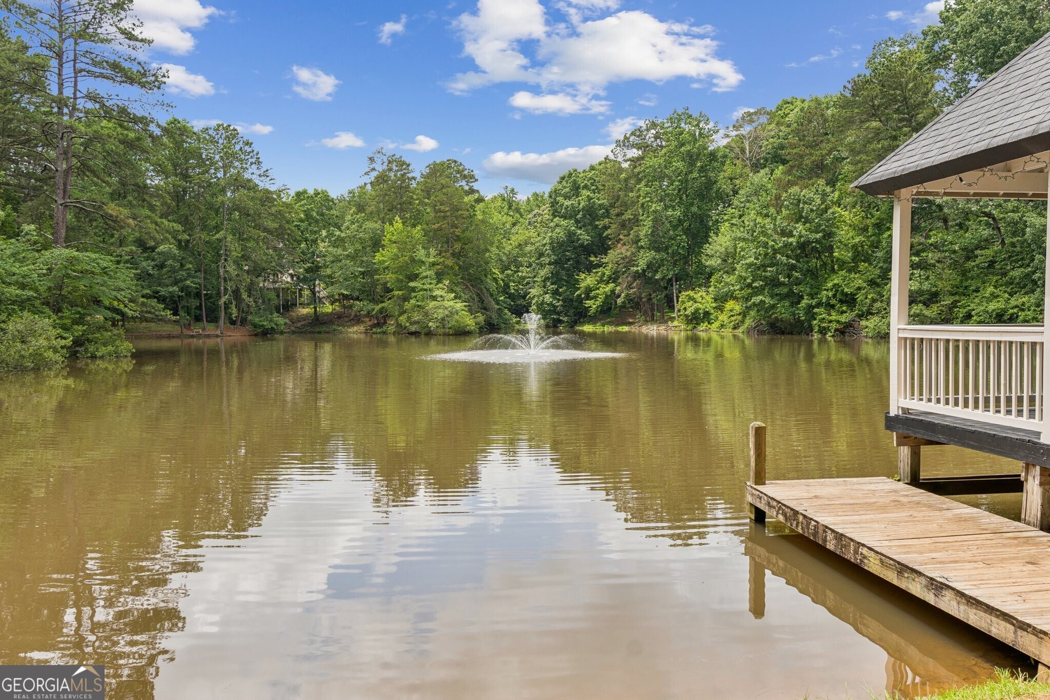 585 Emerald Parkway
