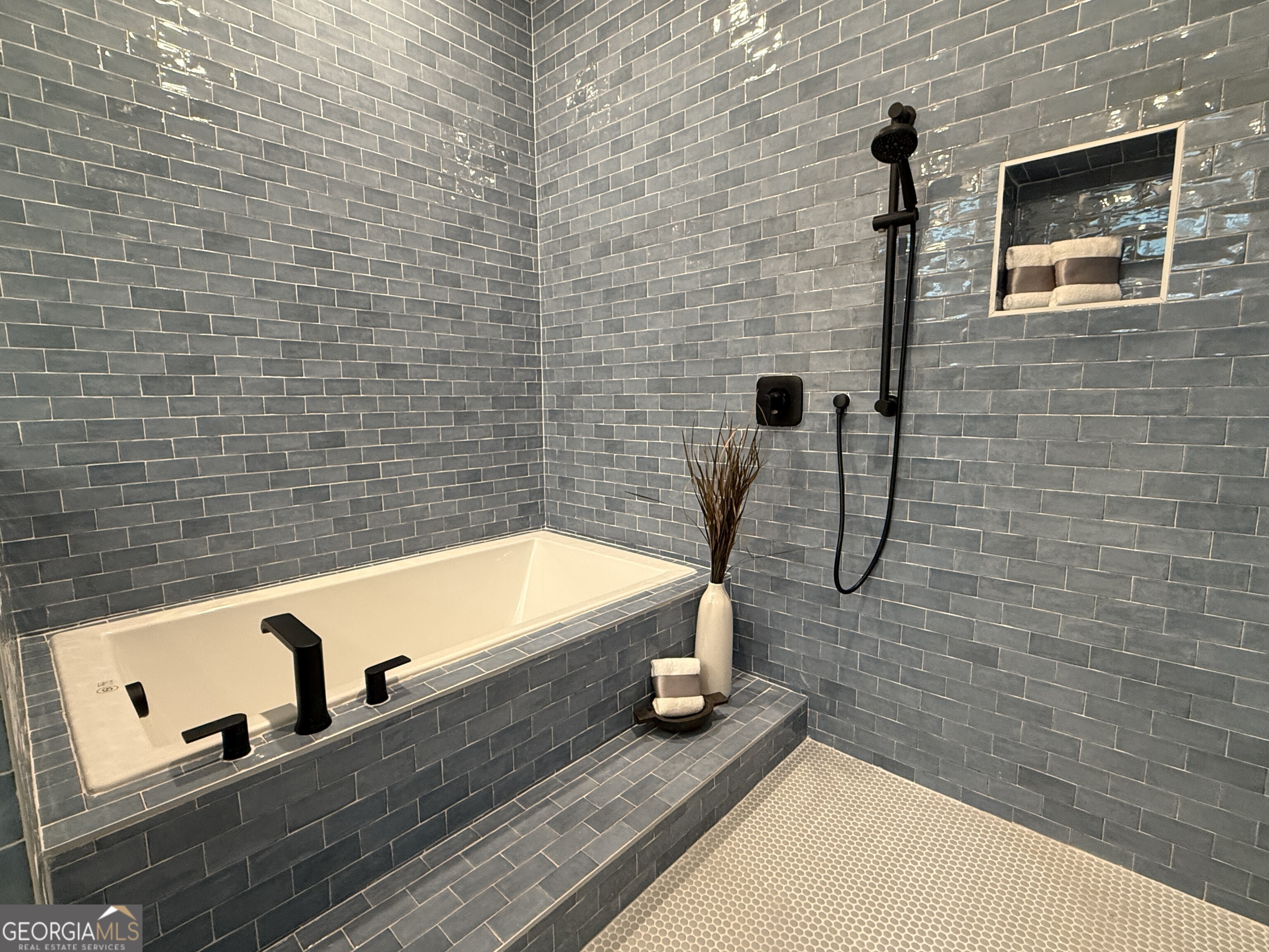 5615 Meadowstone Walk