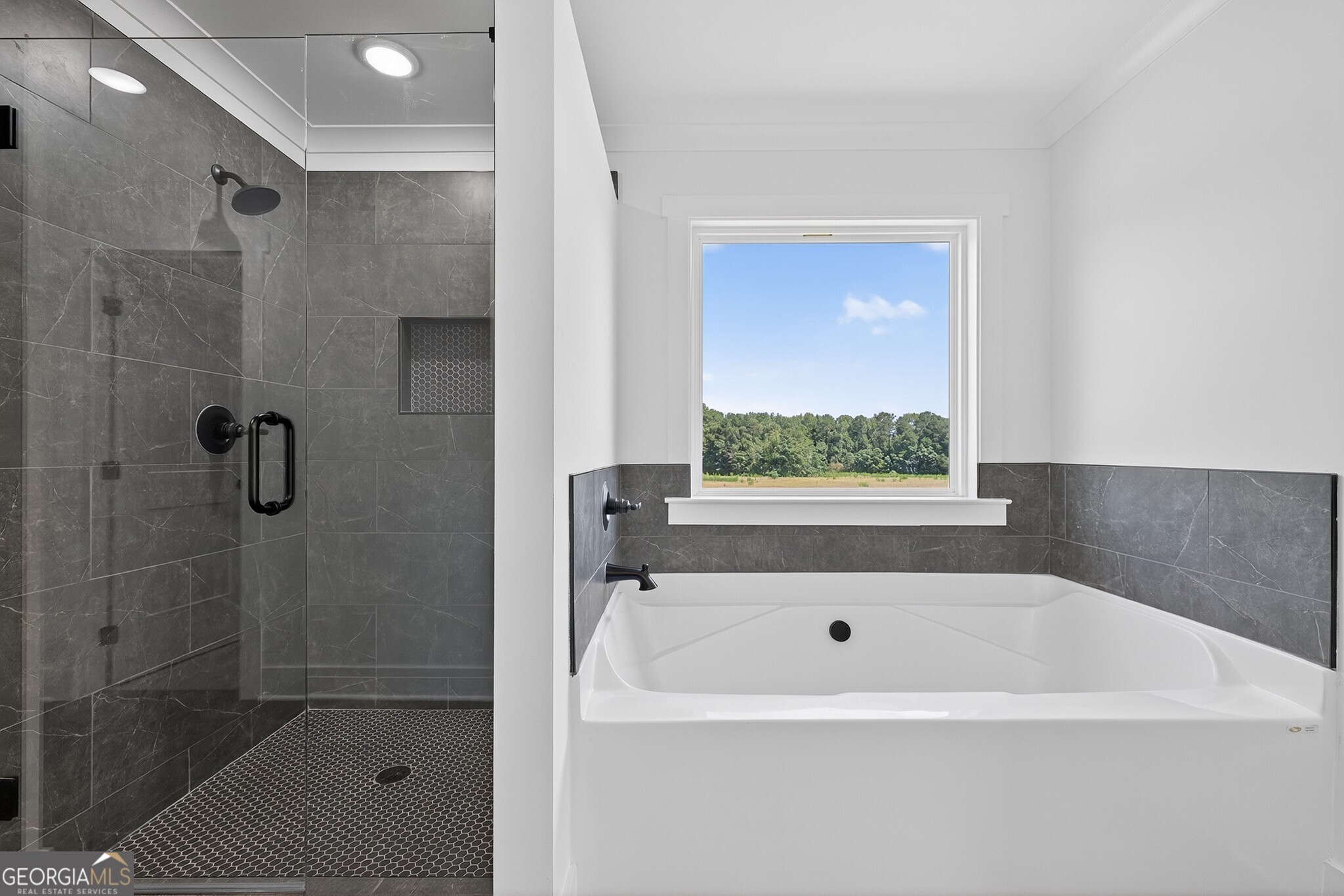 143 Tomahawk Trail