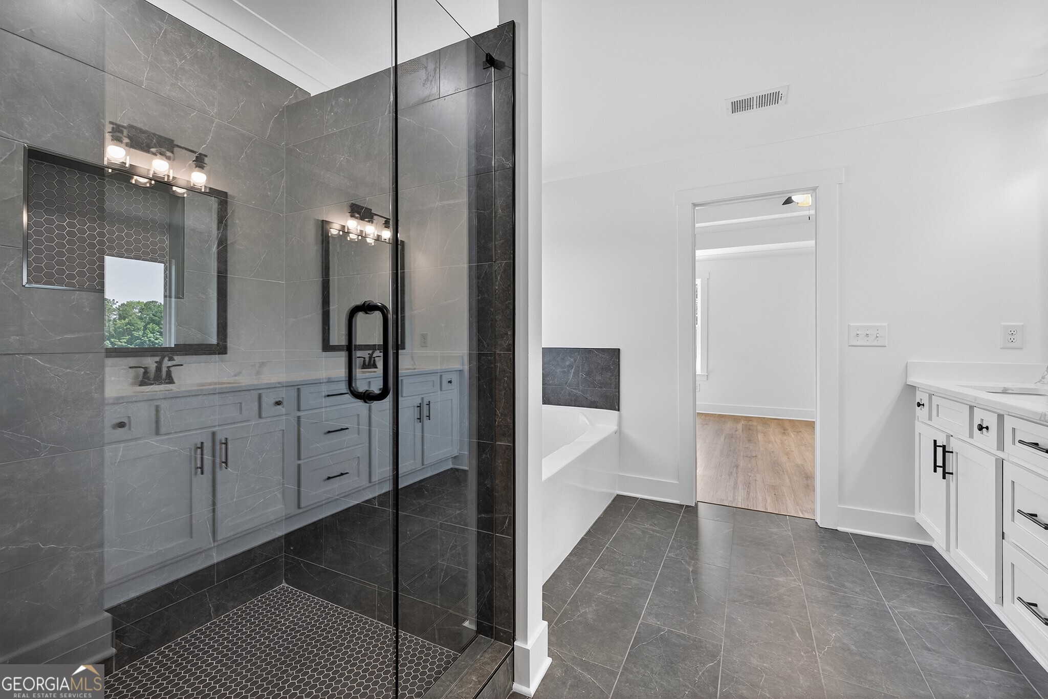 143 Tomahawk Trail