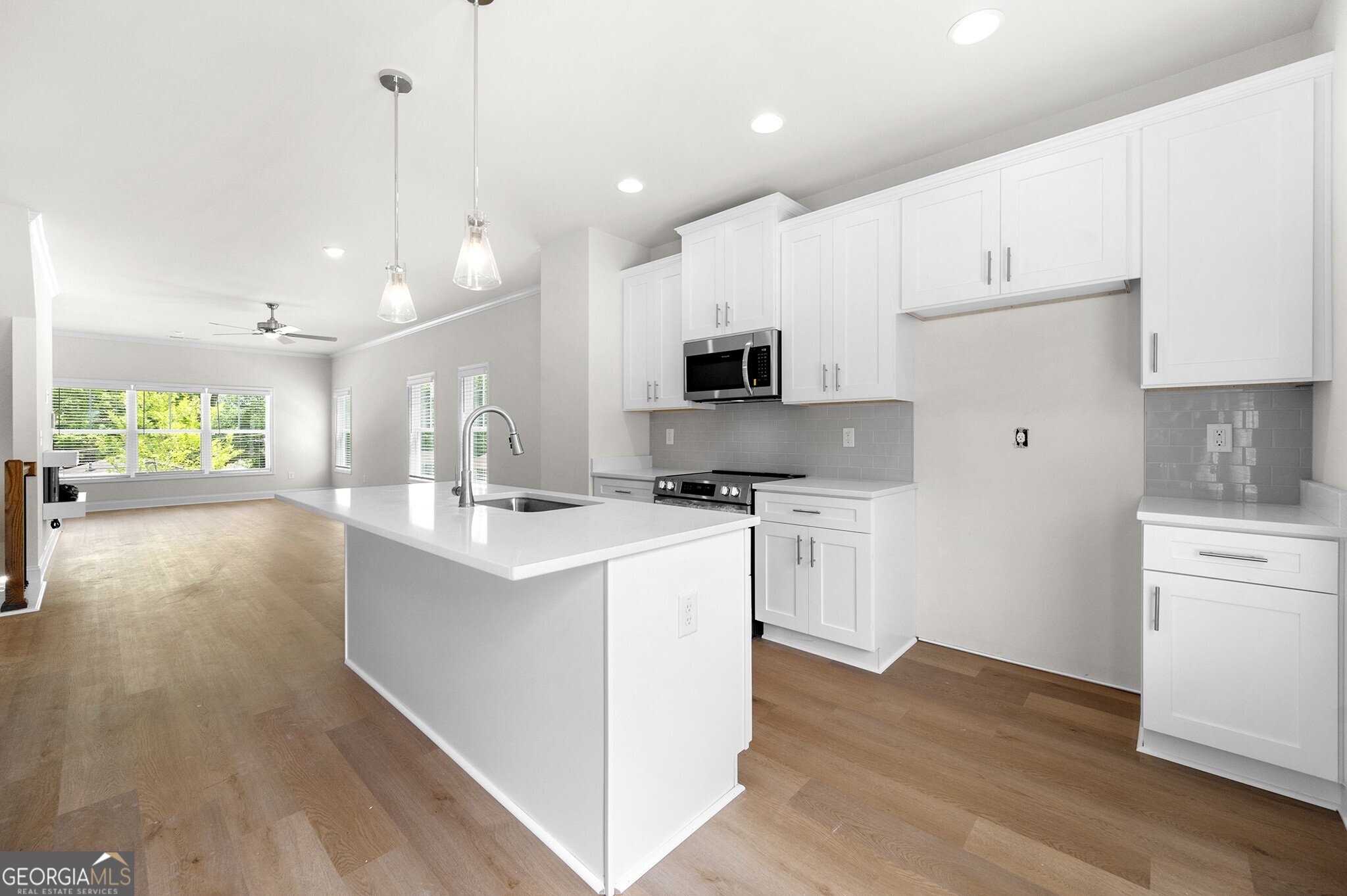 826 Glenn Ferry Road