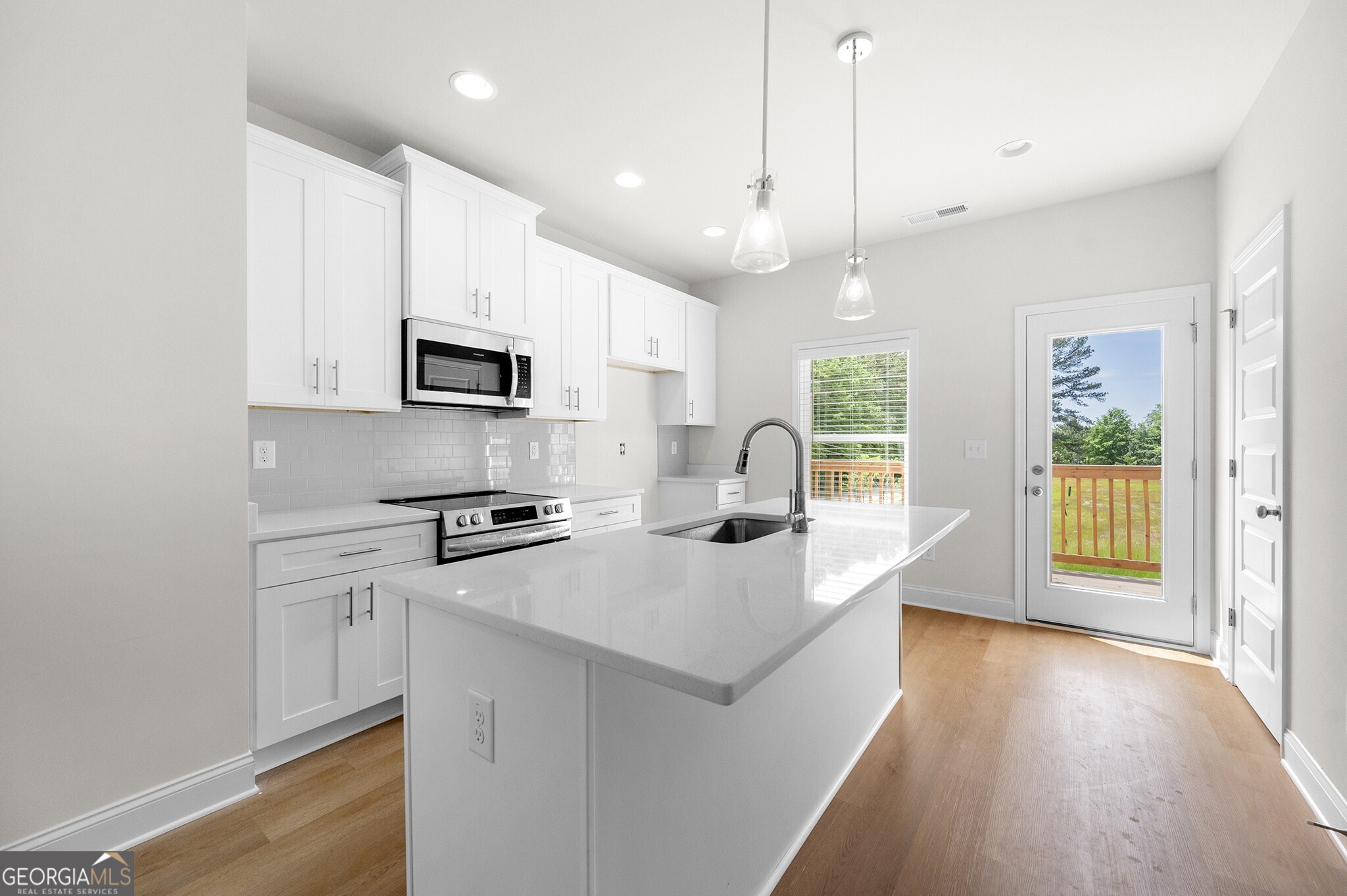 826 Glenn Ferry Road