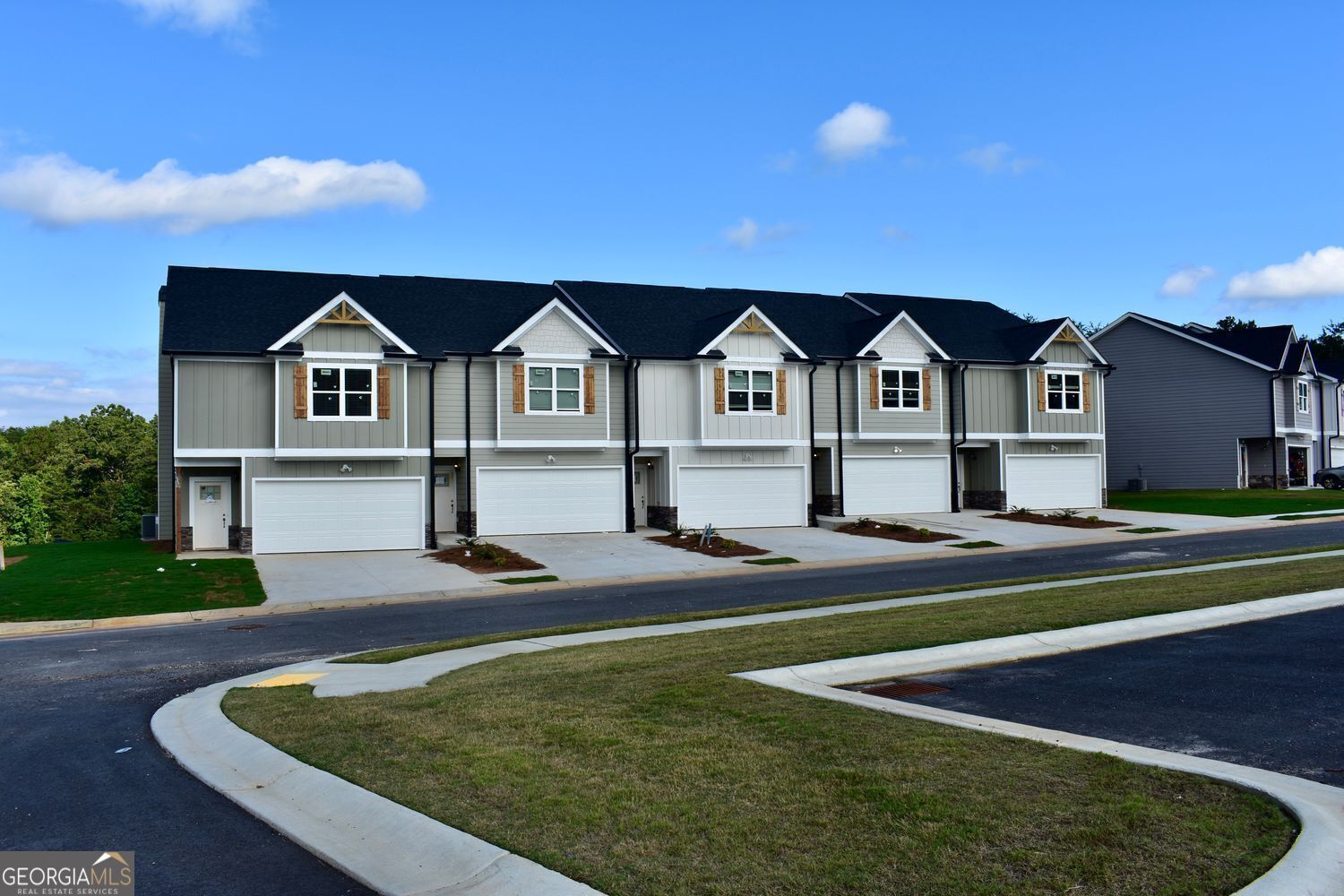 6334 Pine Ridge Point