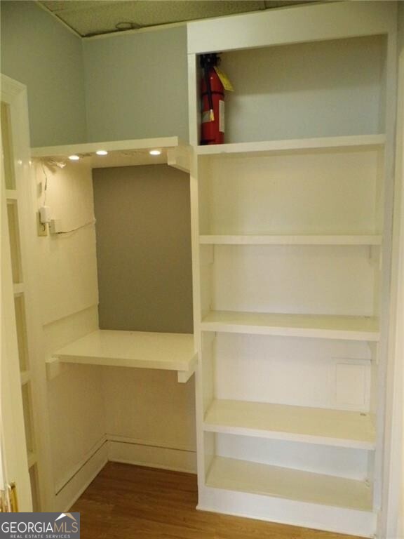 200 Market Place # 100A