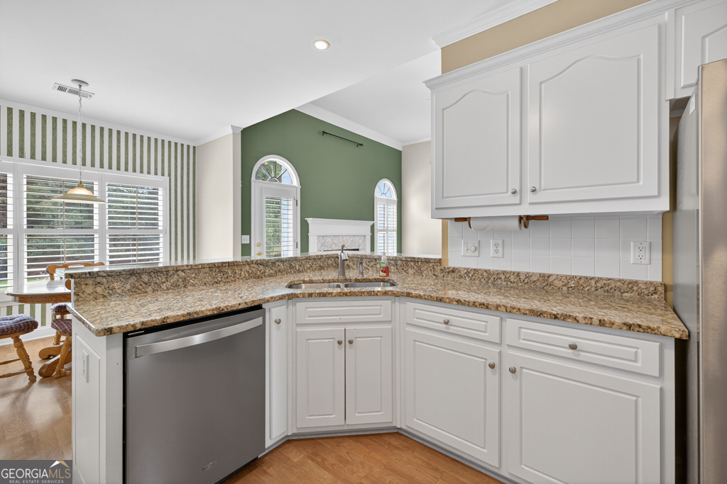 1480 Holly Manor Drive
