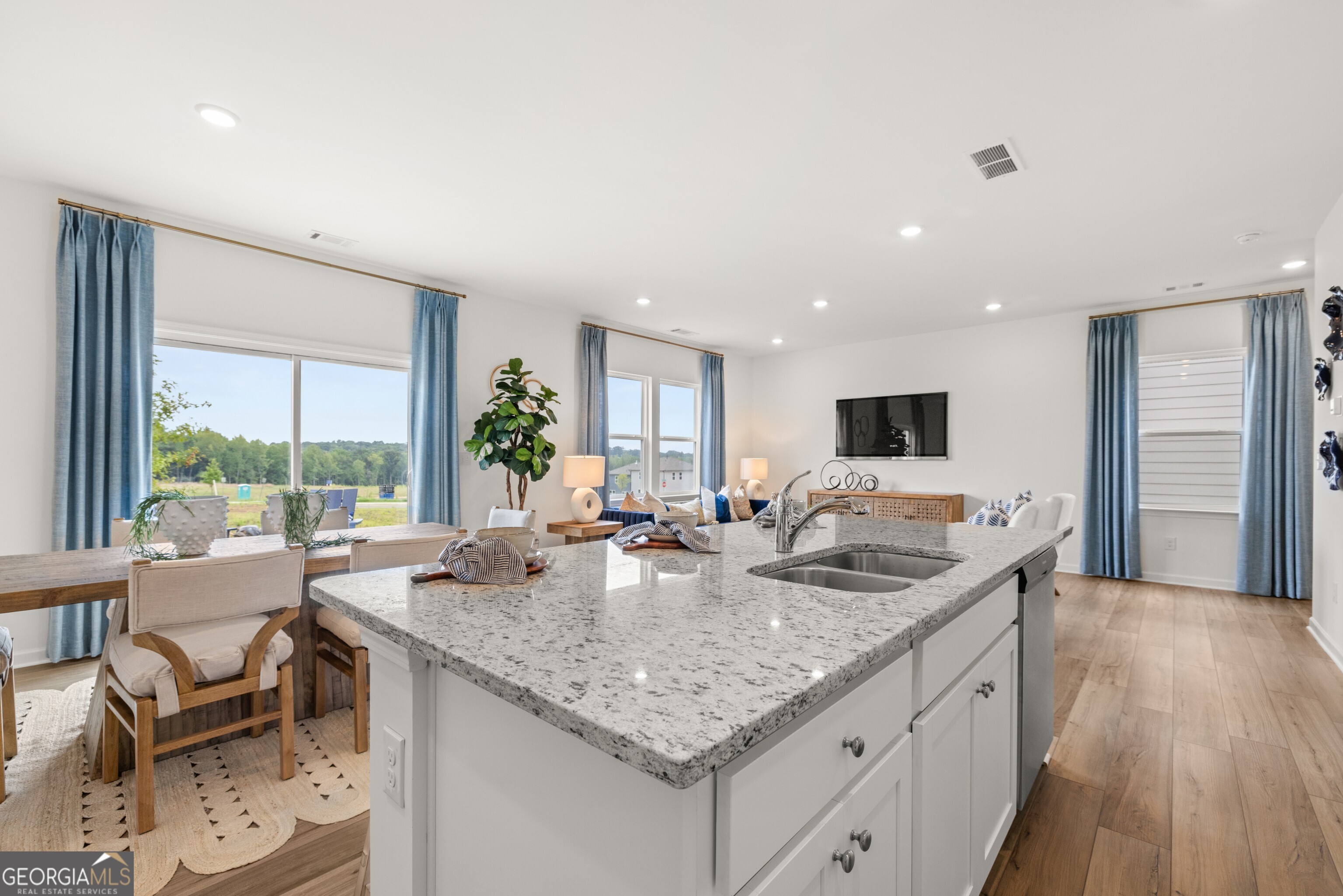 1828 Holmsey Circle SE