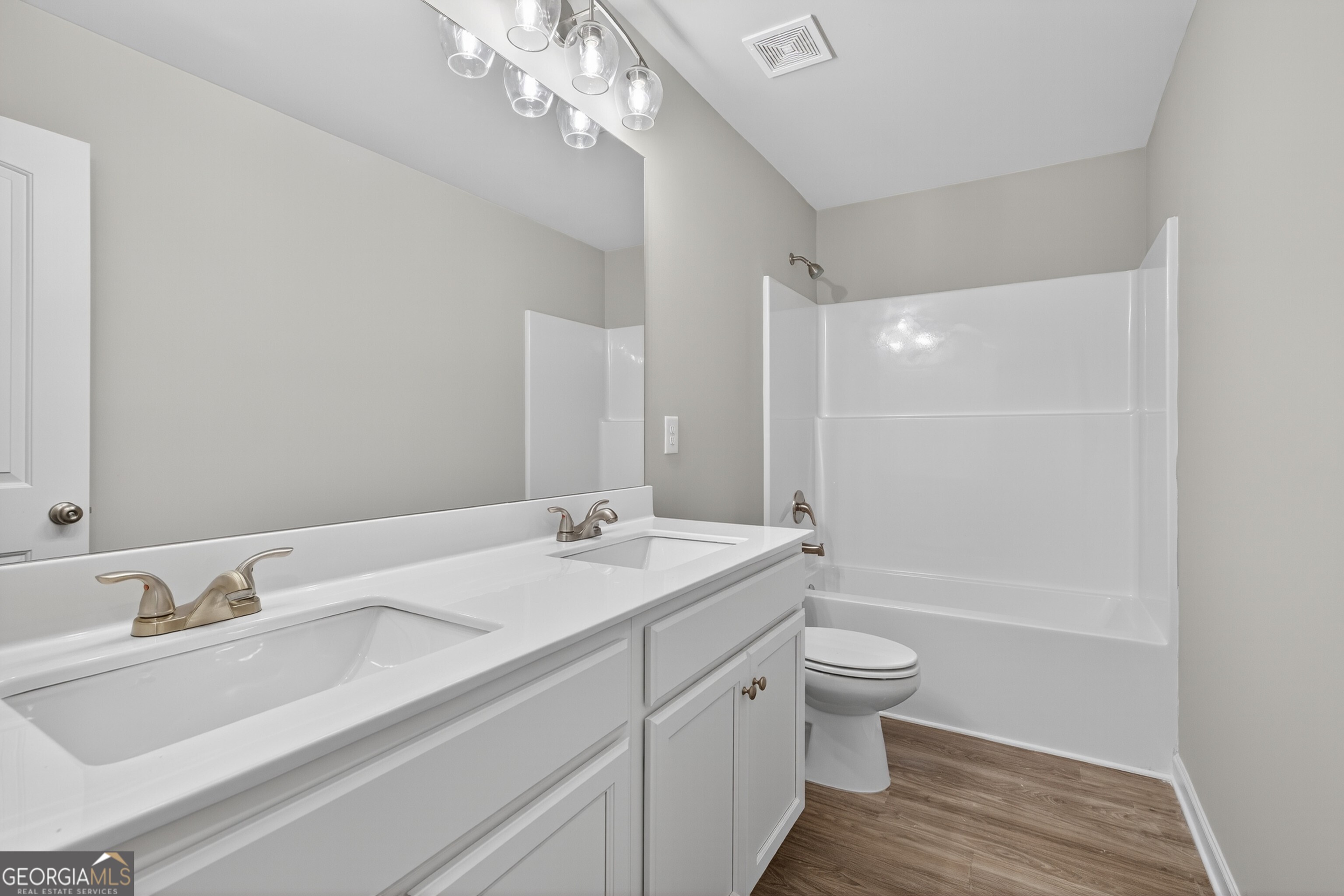 2801 Lillian Lane