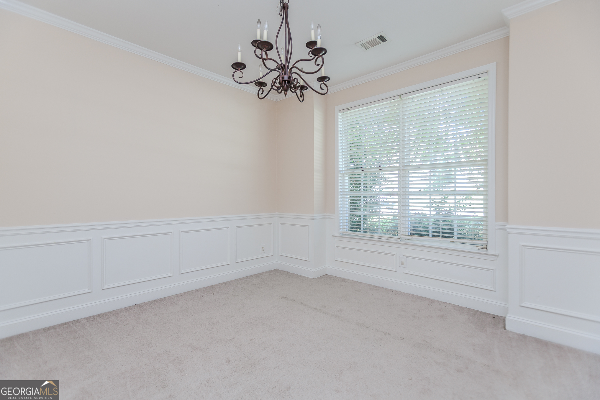 922 Lakeside Court