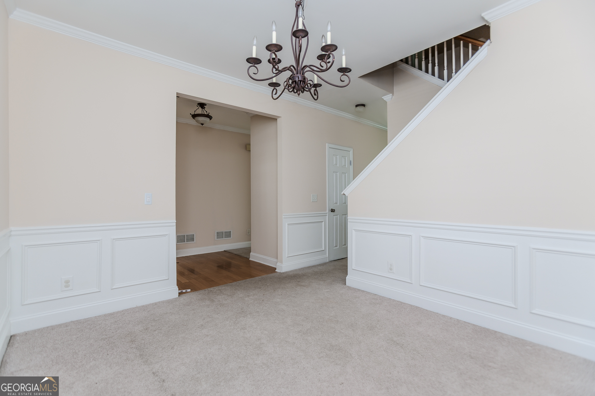 922 Lakeside Court