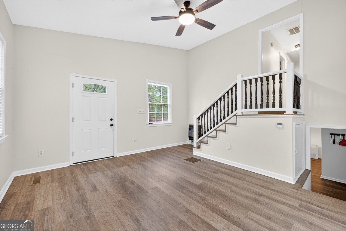 256 Robin Hood Lane NE