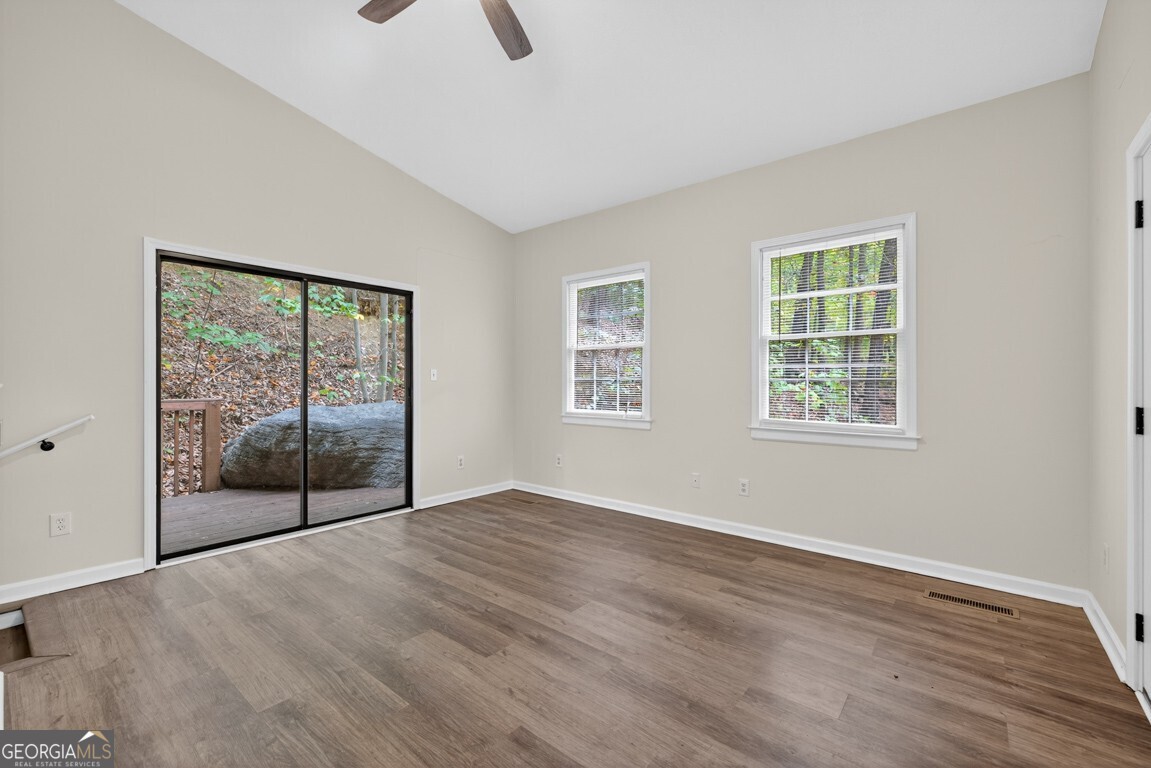 256 Robin Hood Lane NE
