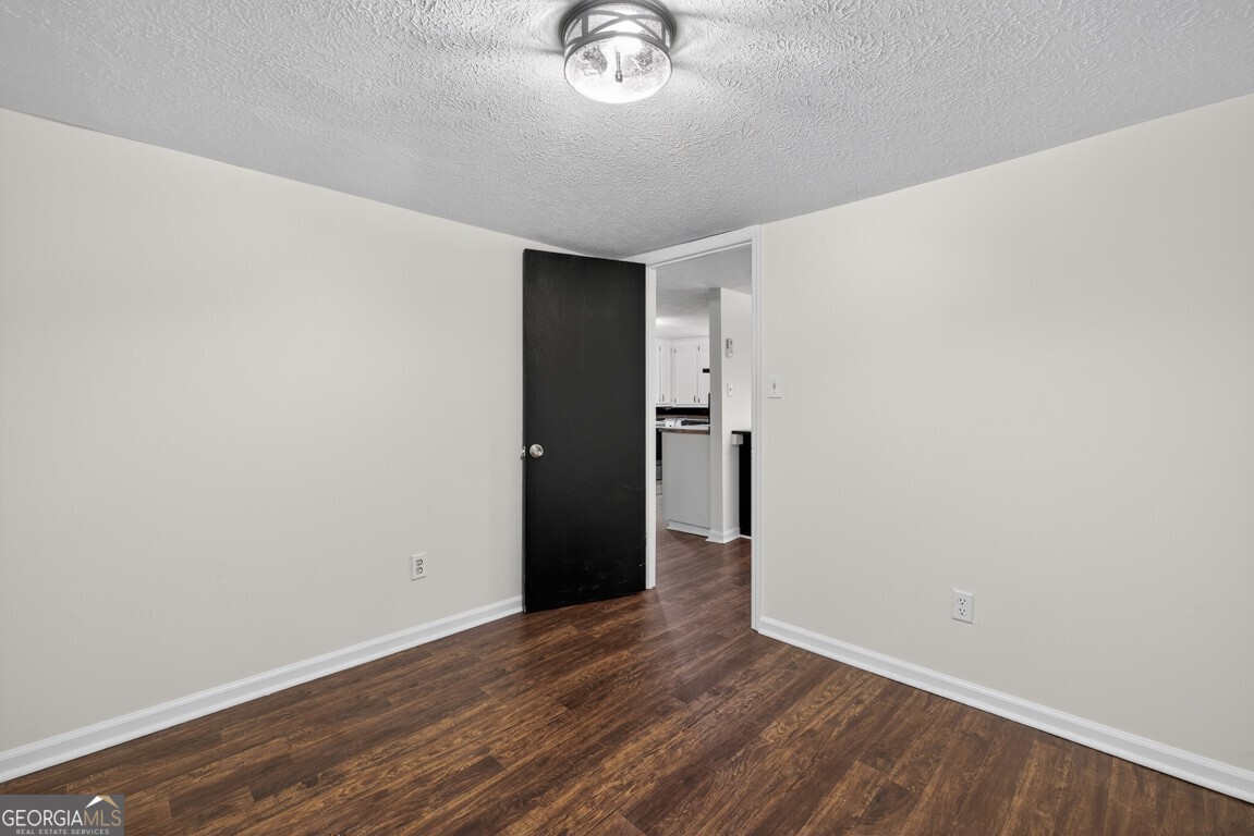 256 Robin Hood Lane NE