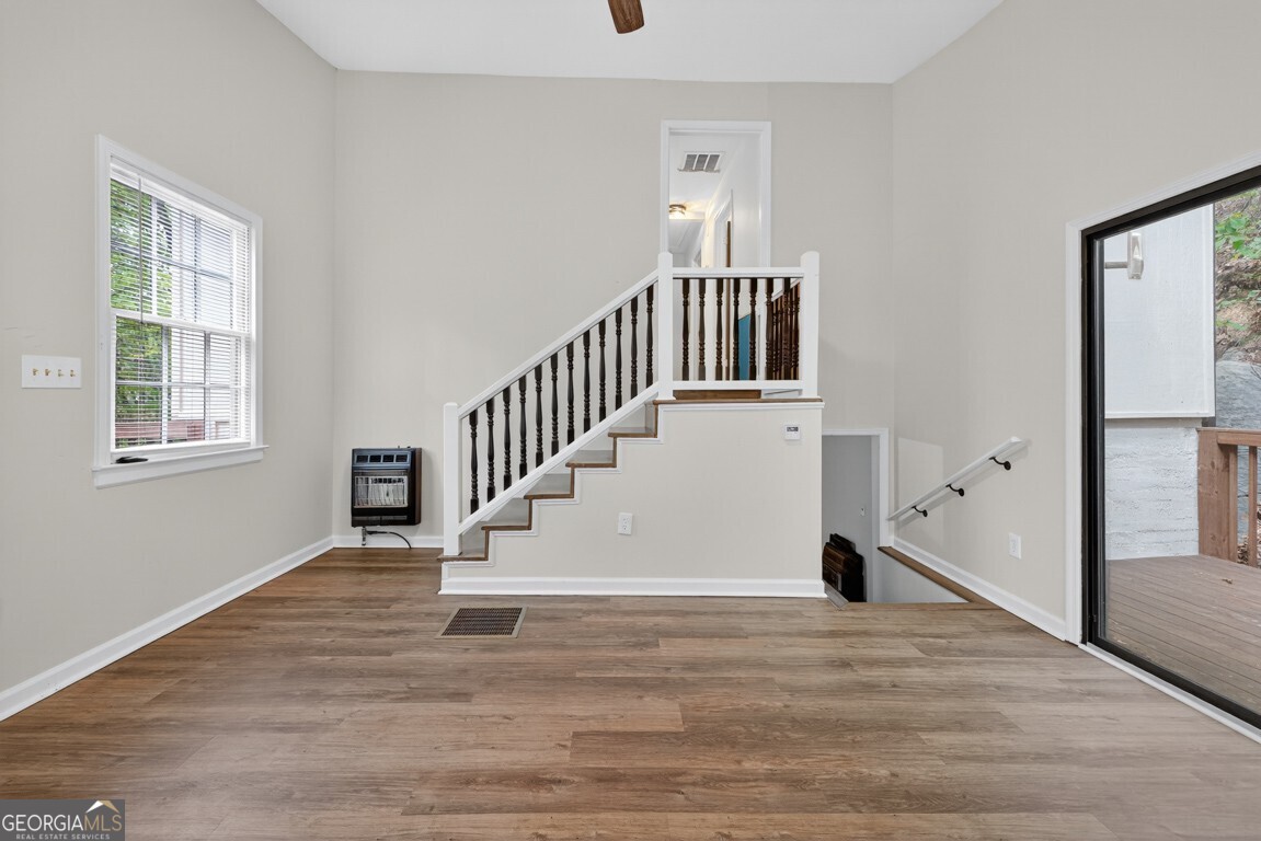 256 Robin Hood Lane NE