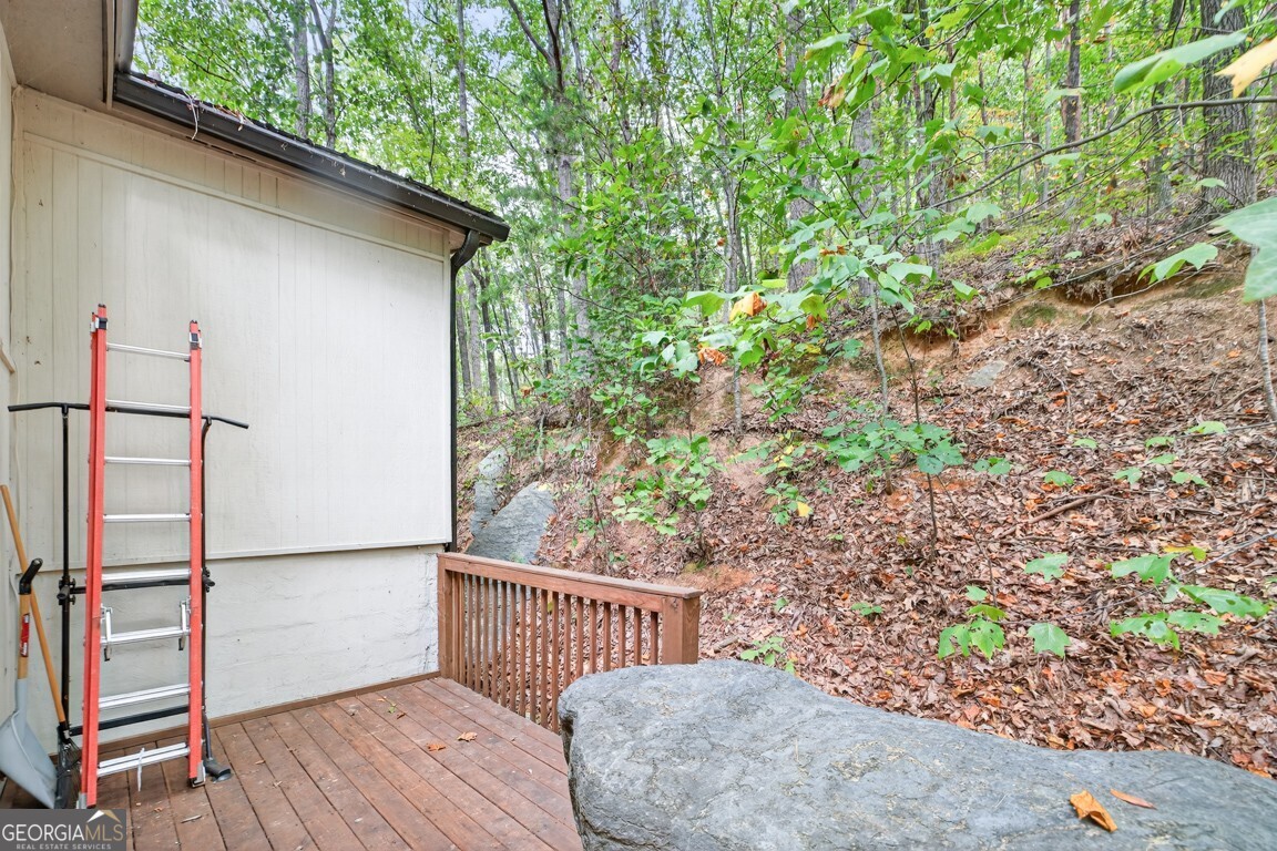 256 Robin Hood Lane NE