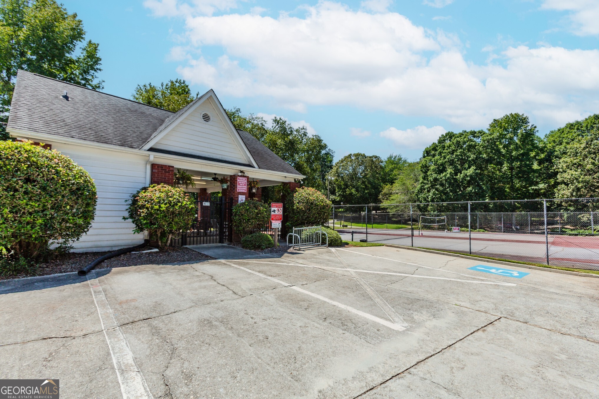 2917 Forest Court