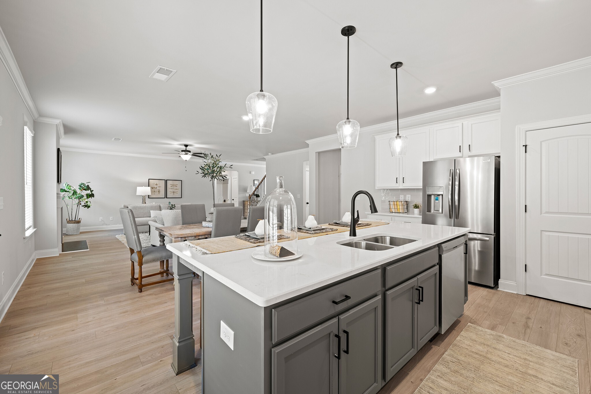 3296 Lions Ruby Lane