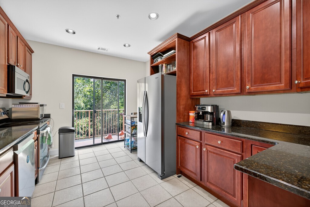 2865 Lenox Road NE # 207