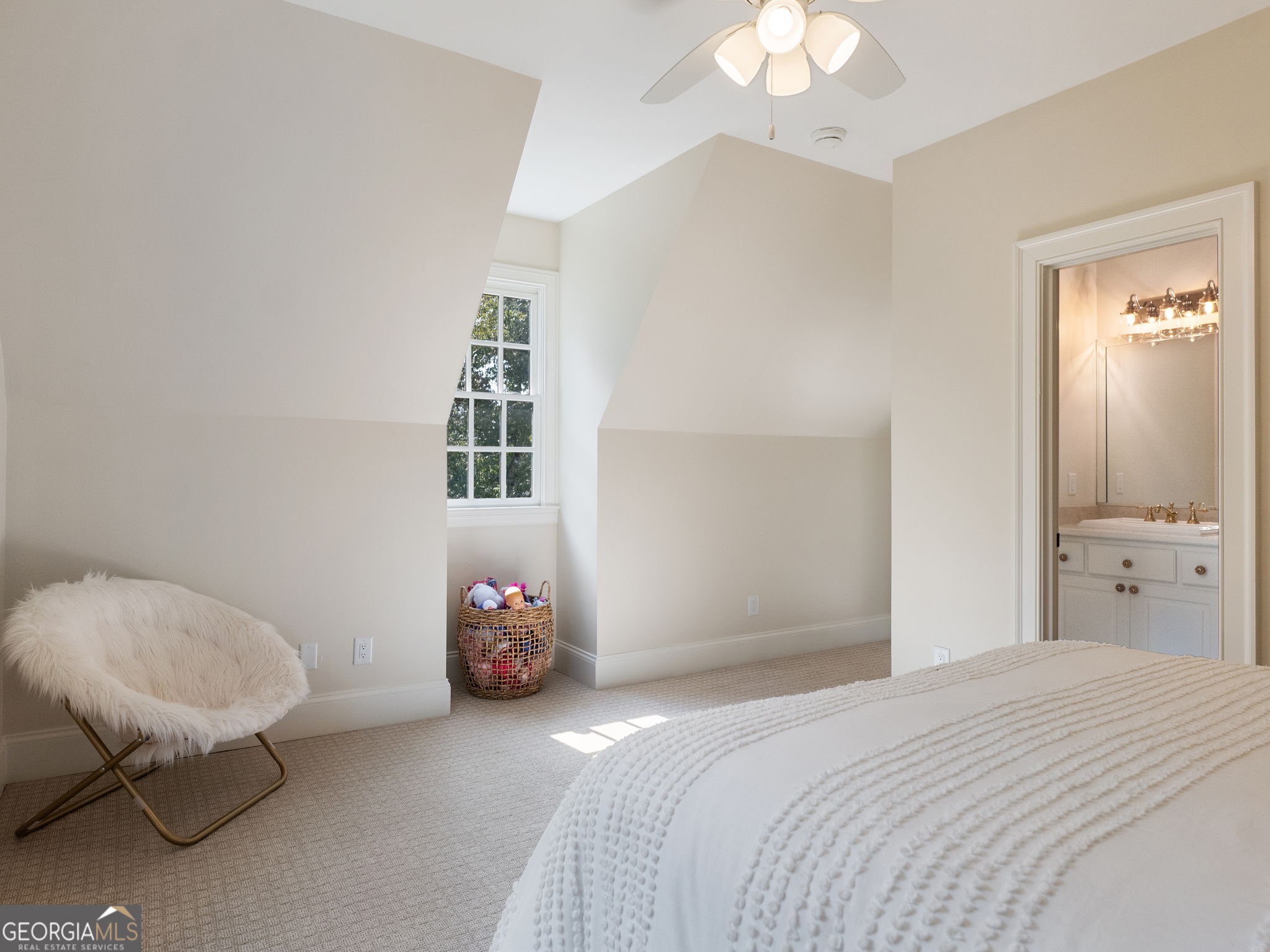 454 Summit Overlook Drive