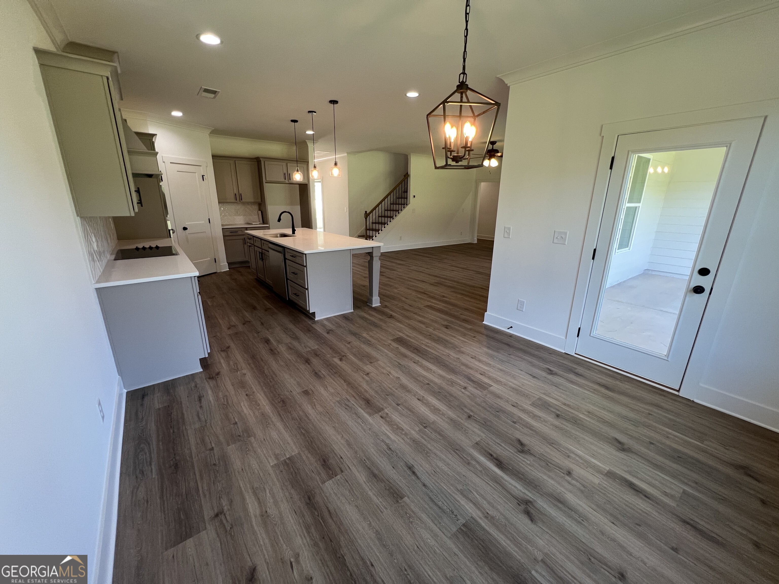 93 Tomahawk Trail