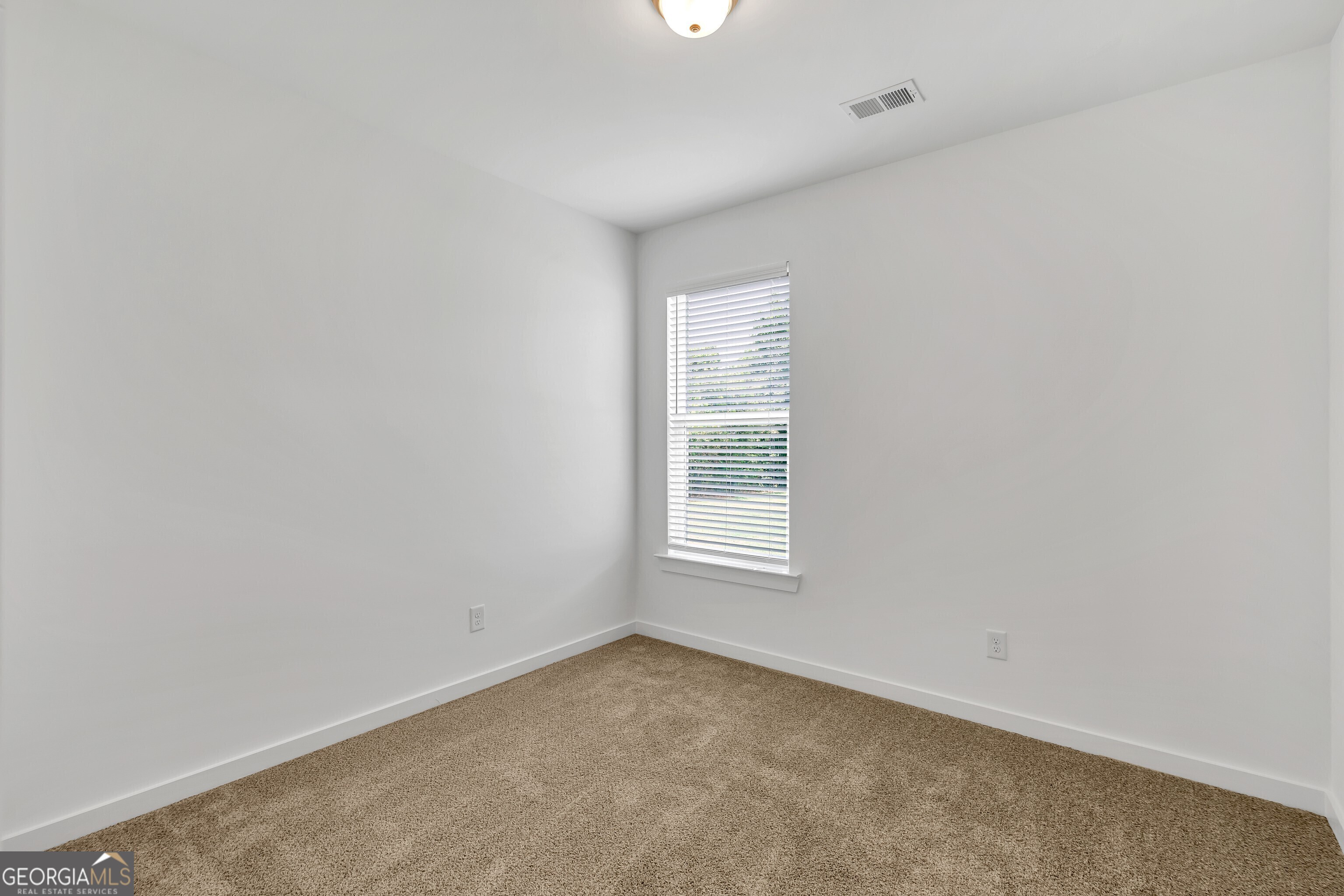 111 Breakwater Way, Perry