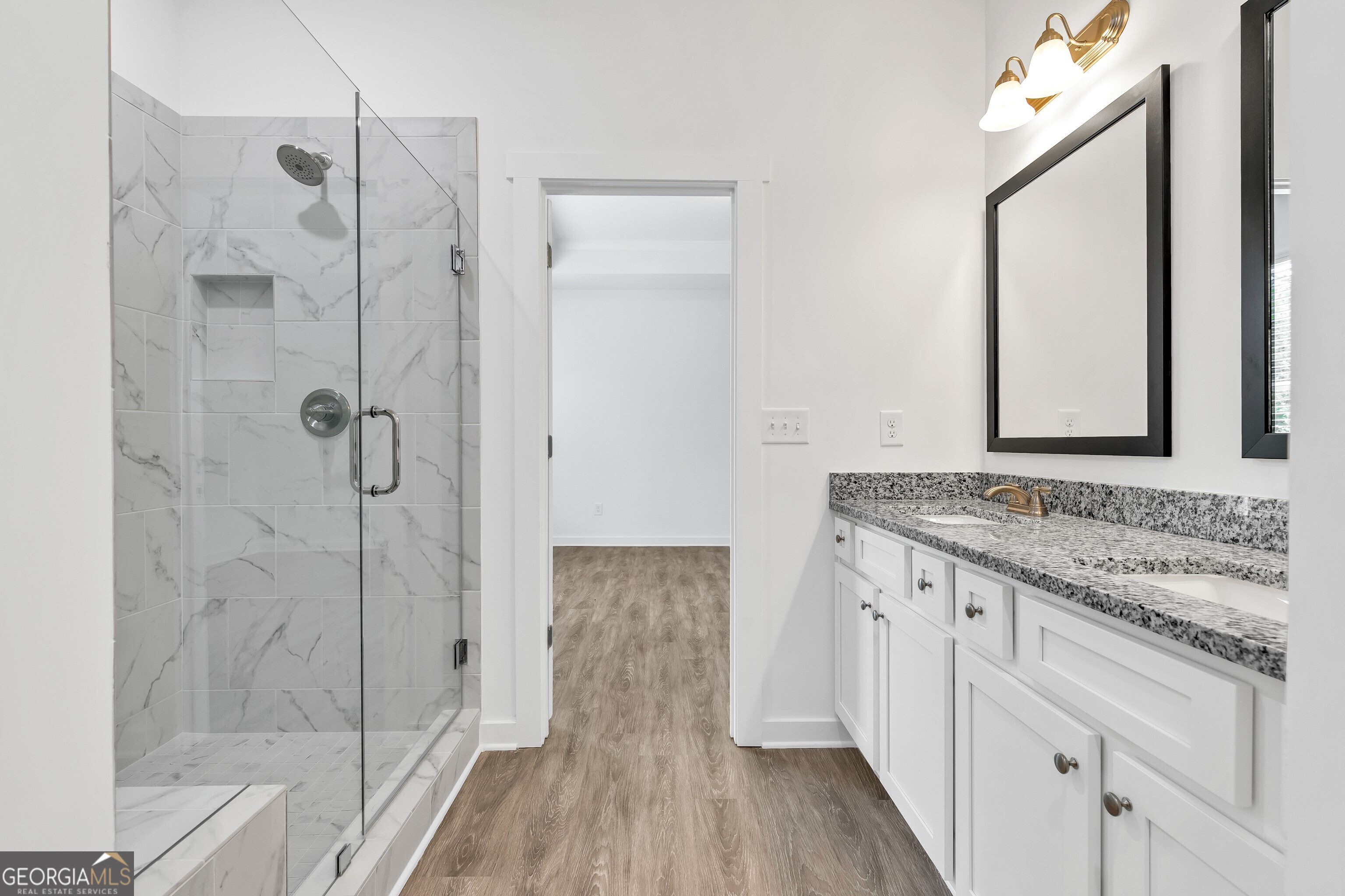 111 Breakwater Way, Perry