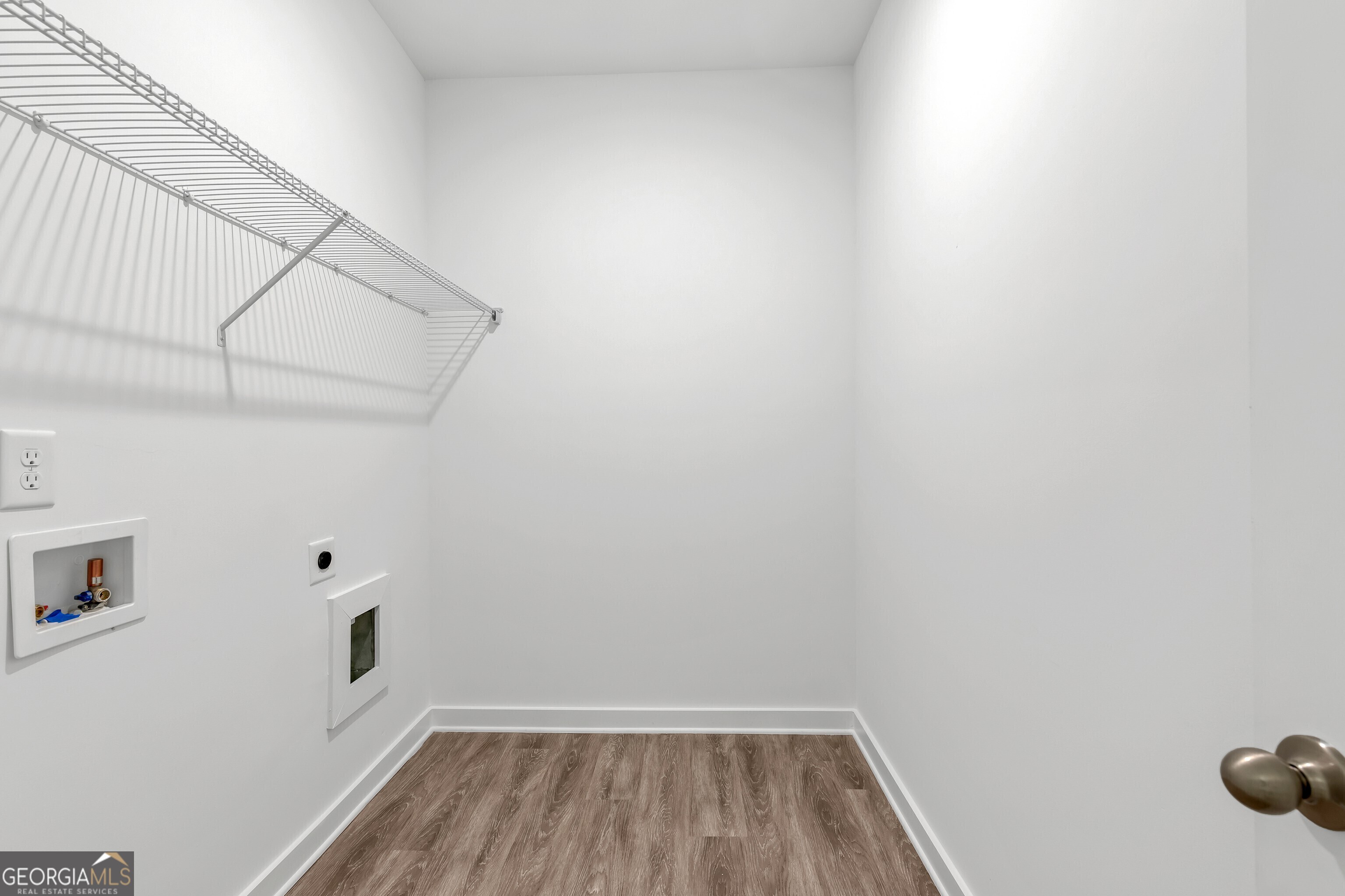 111 Breakwater Way, Perry