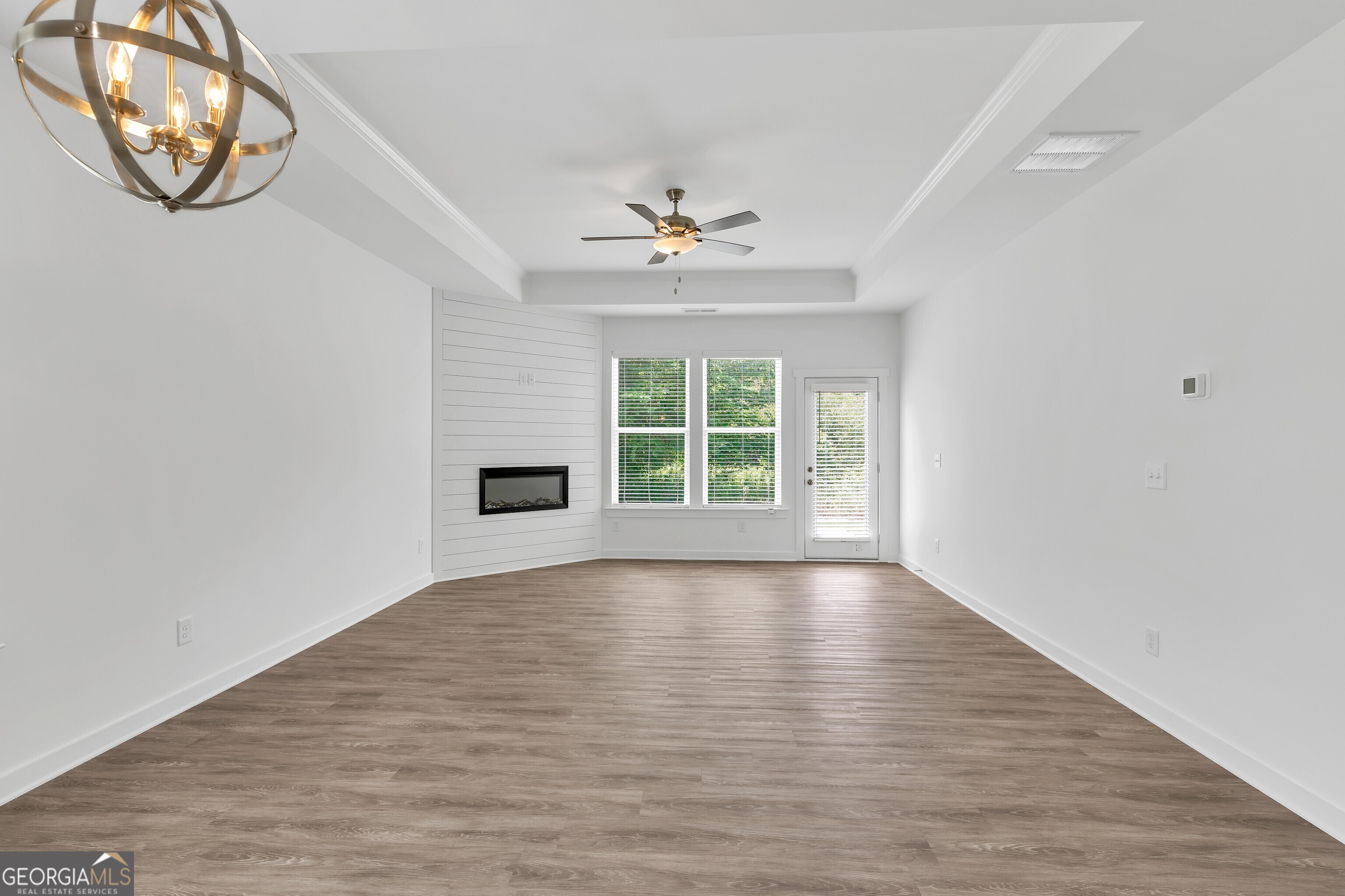 111 Breakwater Way, Perry