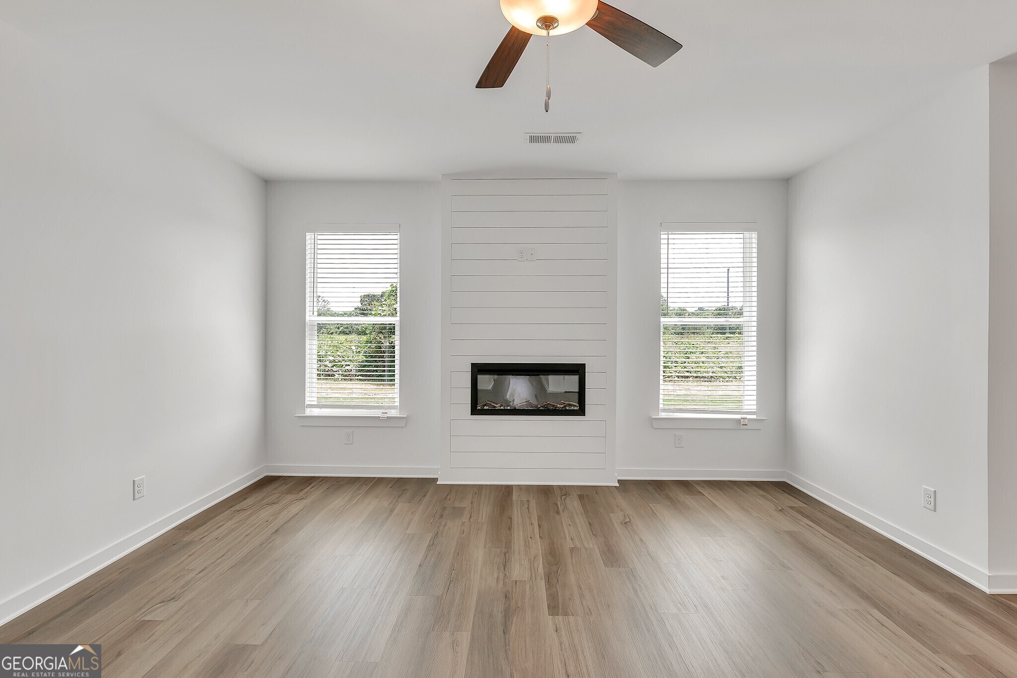 103 Breakwater Way, Perry