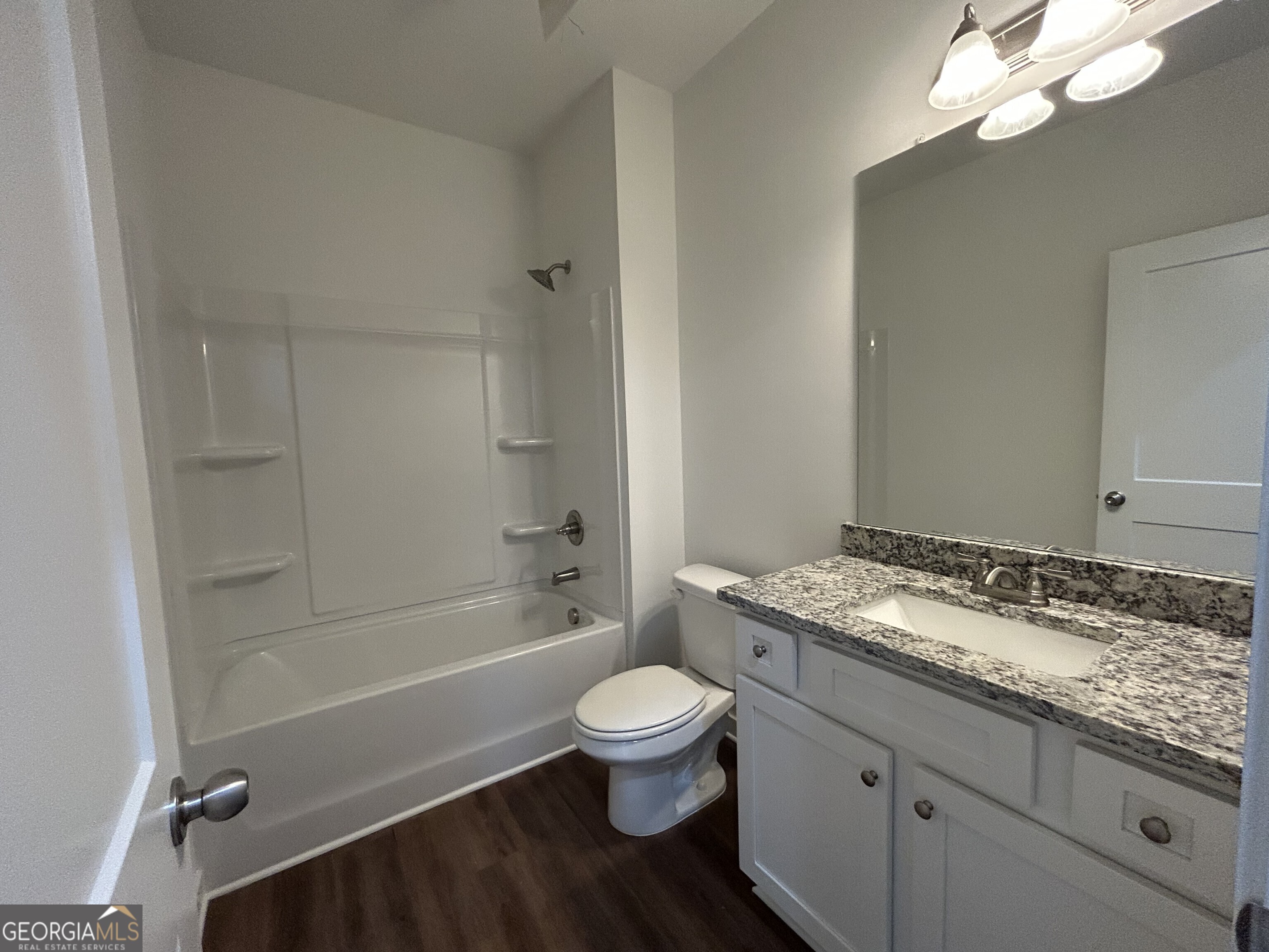 195 Annie Lane, Statham