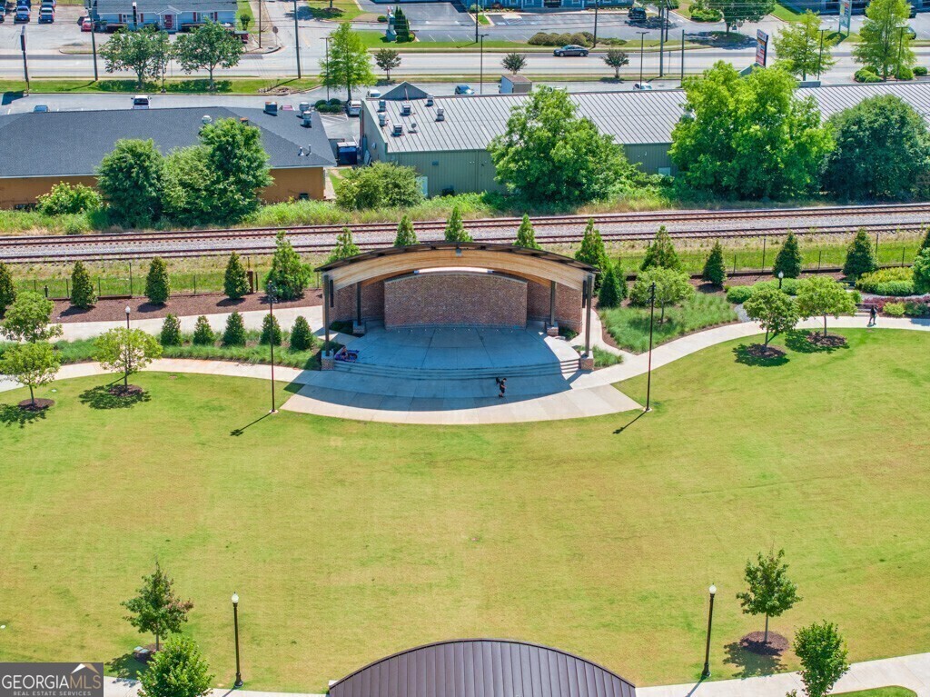 195 Annie Lane, Statham