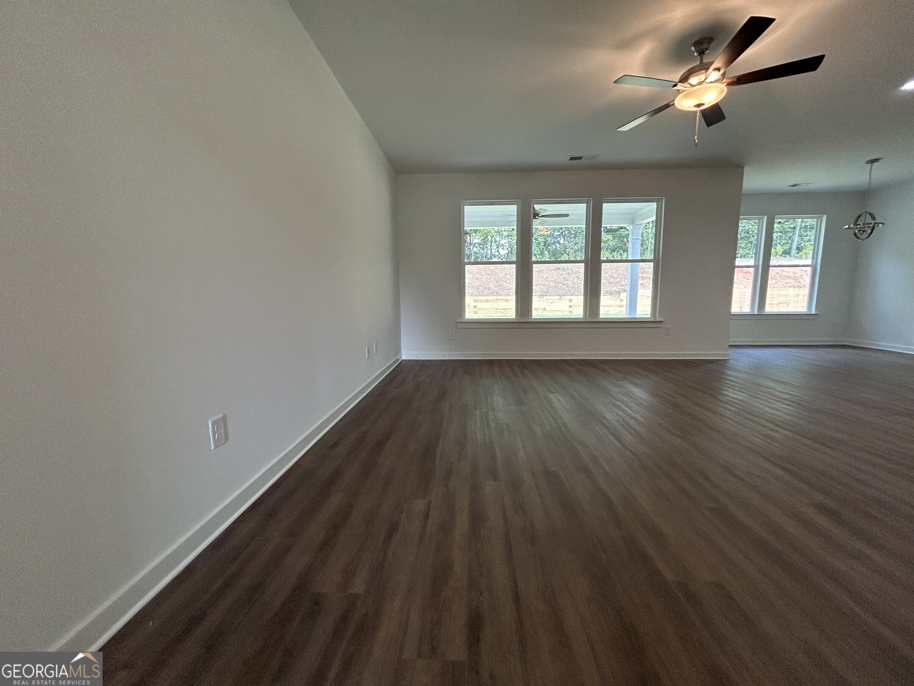 195 Annie Lane, Statham