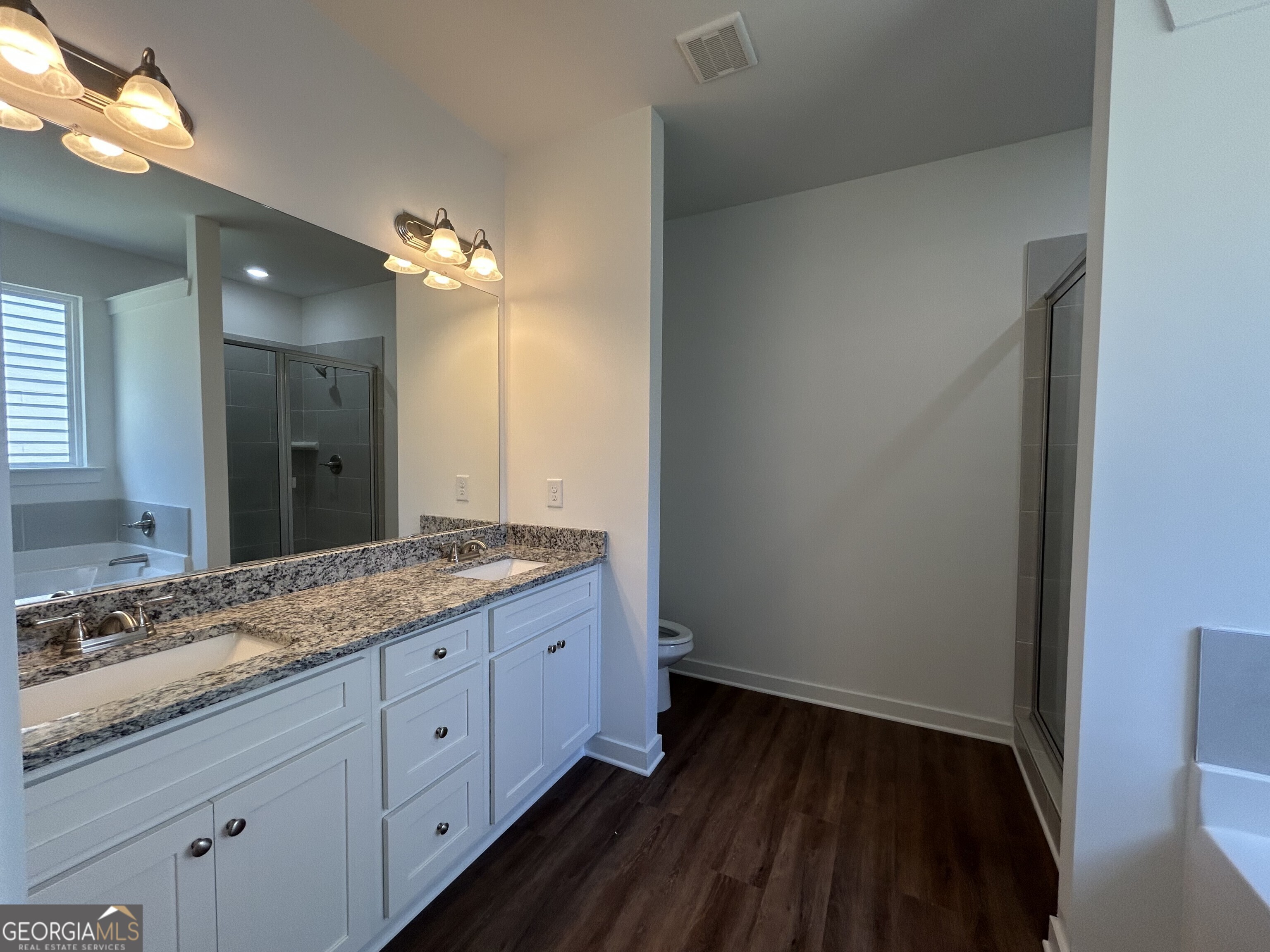 195 Annie Lane, Statham