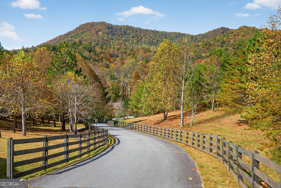 7111 Tantrough Road, Hiawassee