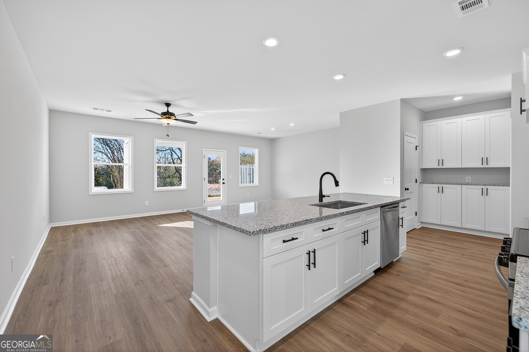 548 Madison Street # 100, Commerce Unit: 100