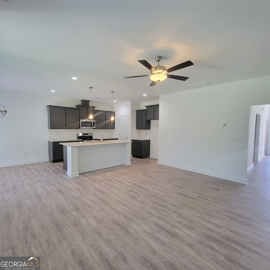 107 Breakwater Way, Perry