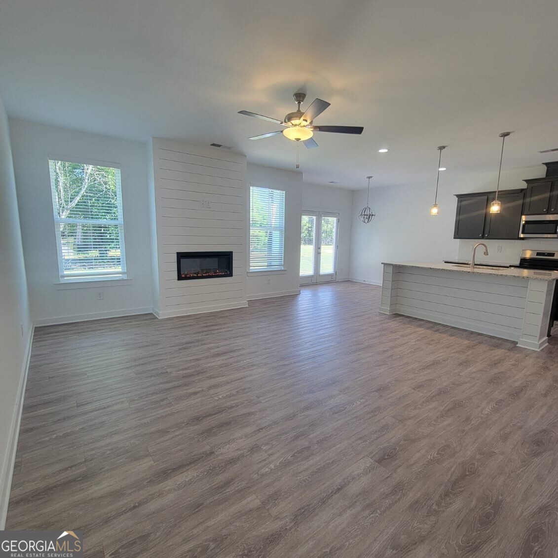 107 Breakwater Way, Perry