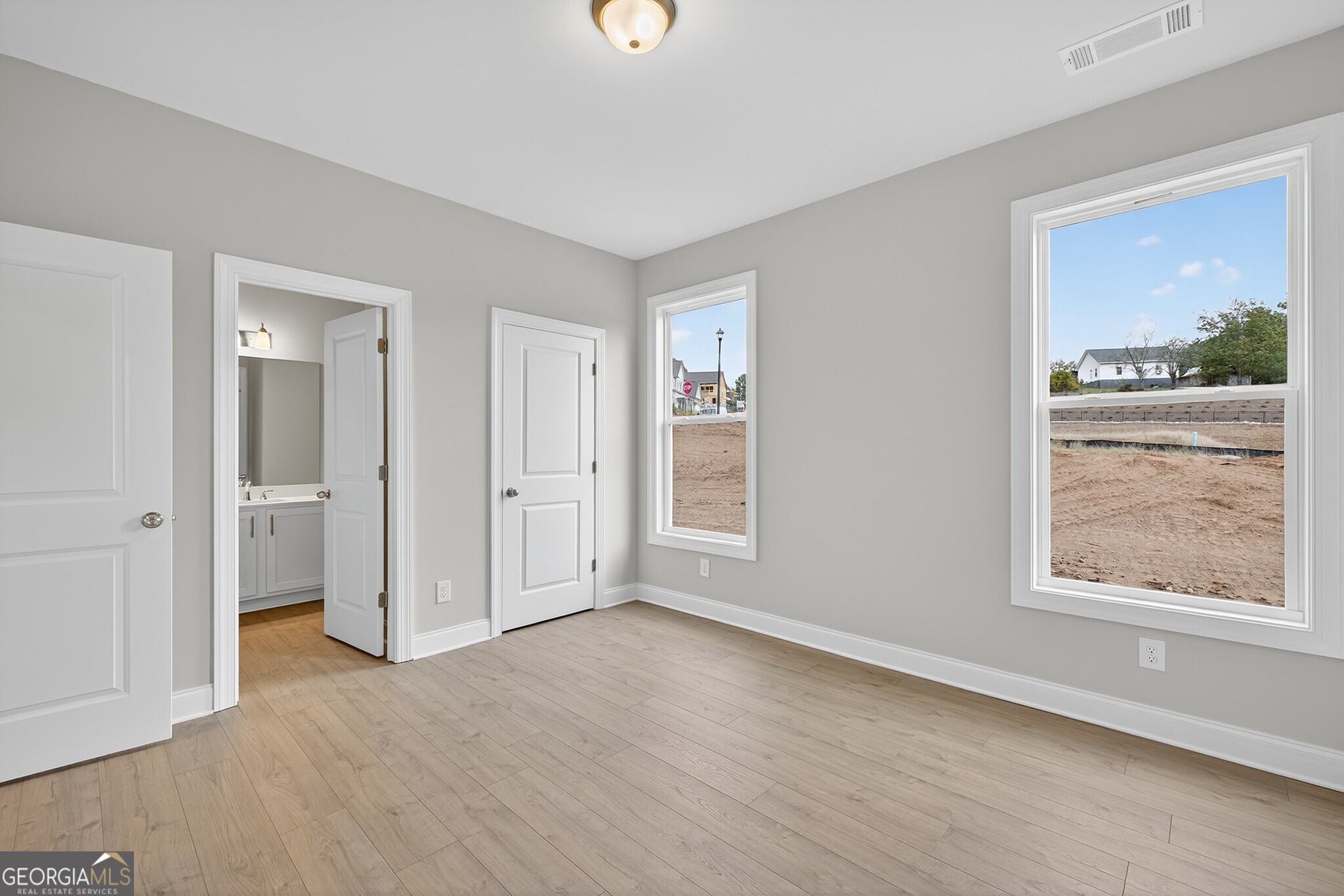 5579 Spring Street, Flowery Branch