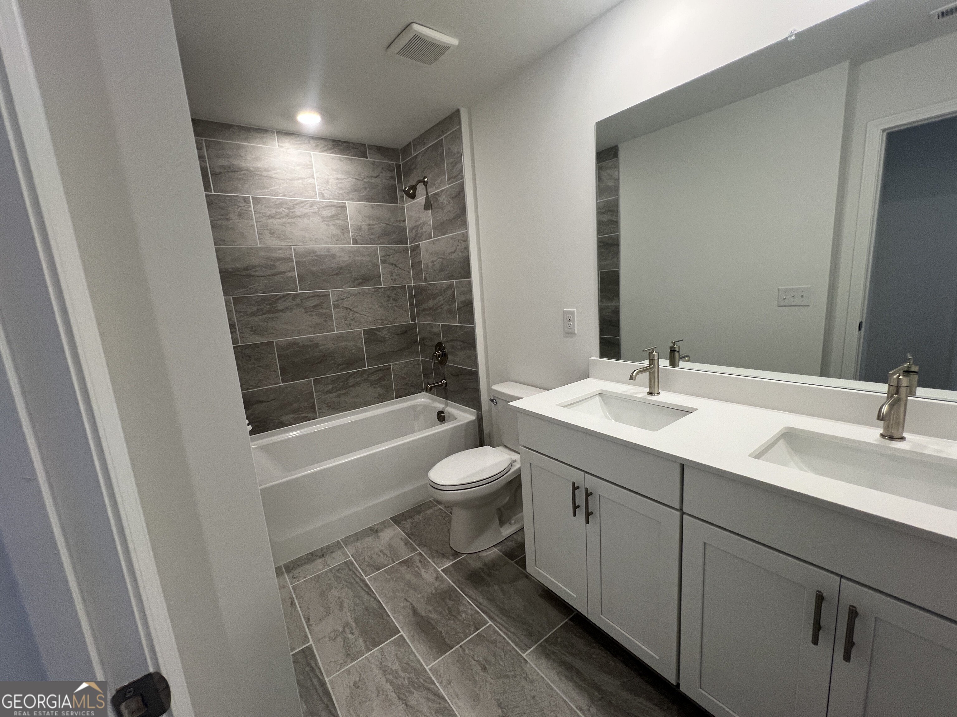 4340 Willow Creek Drive