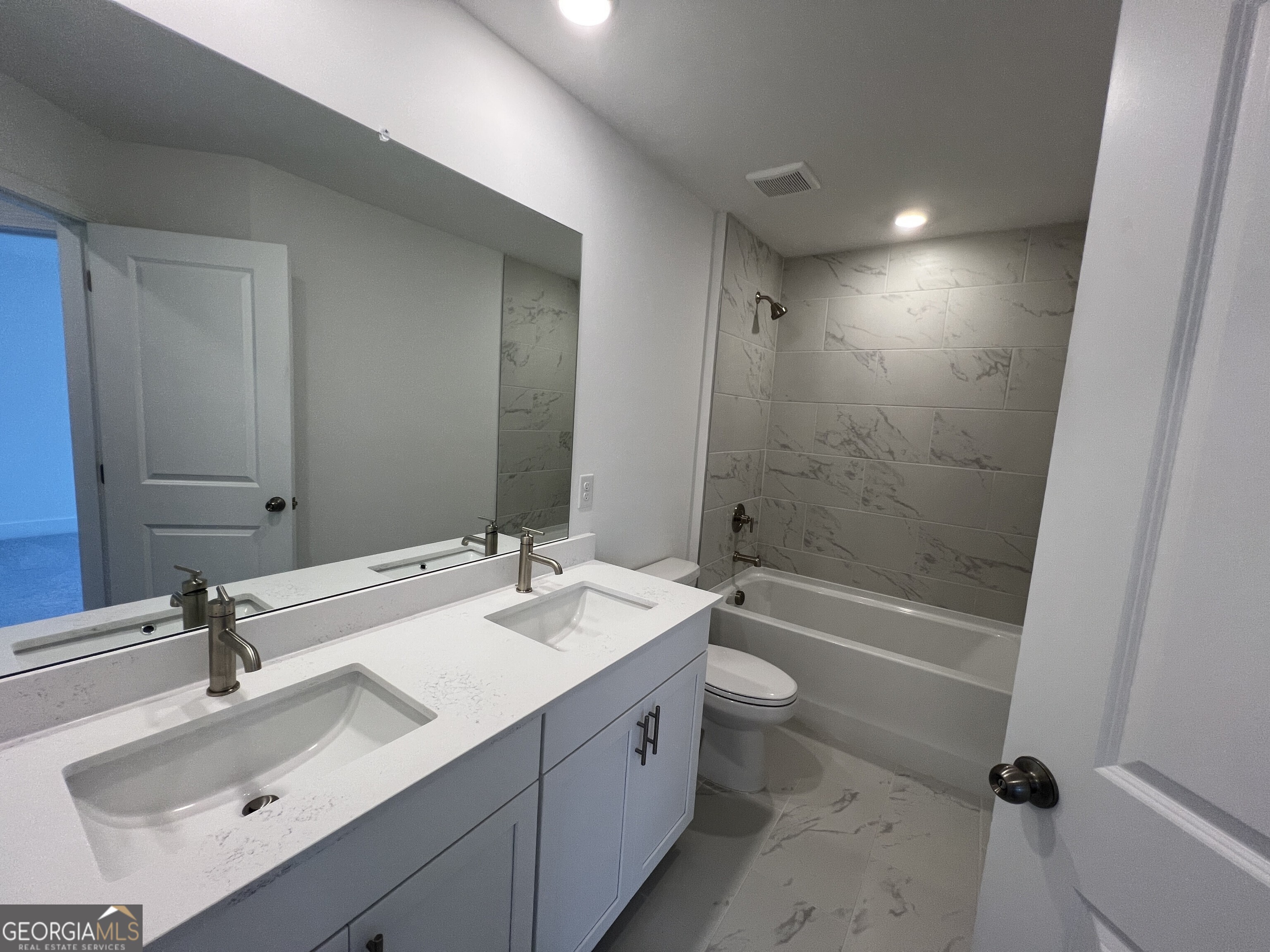 2211 Sycamore Circle