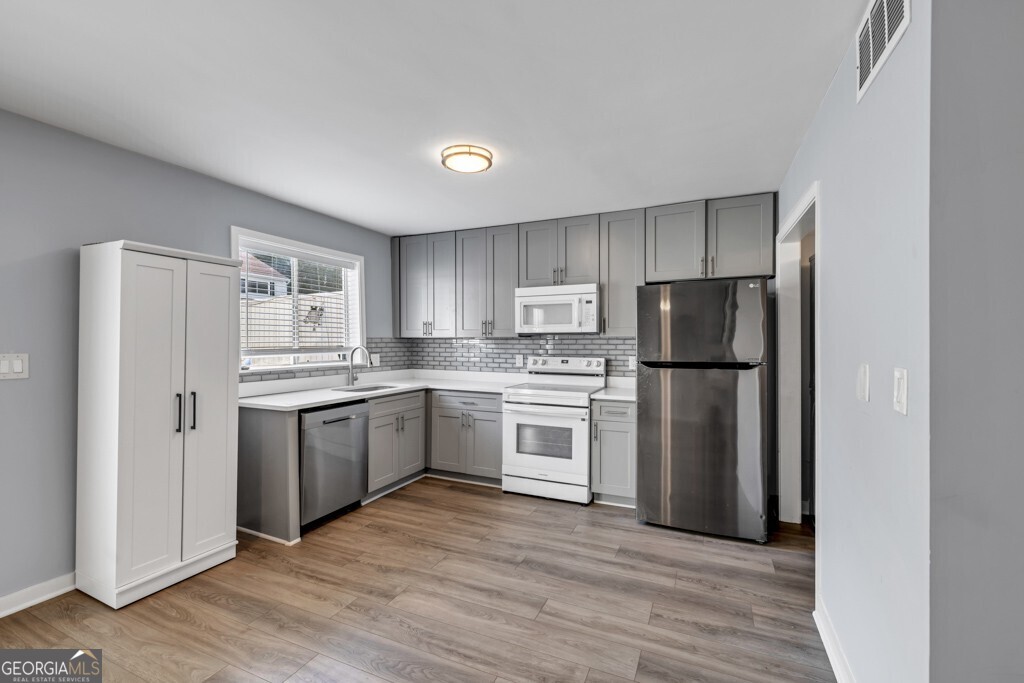 7307 Cardigan Circle