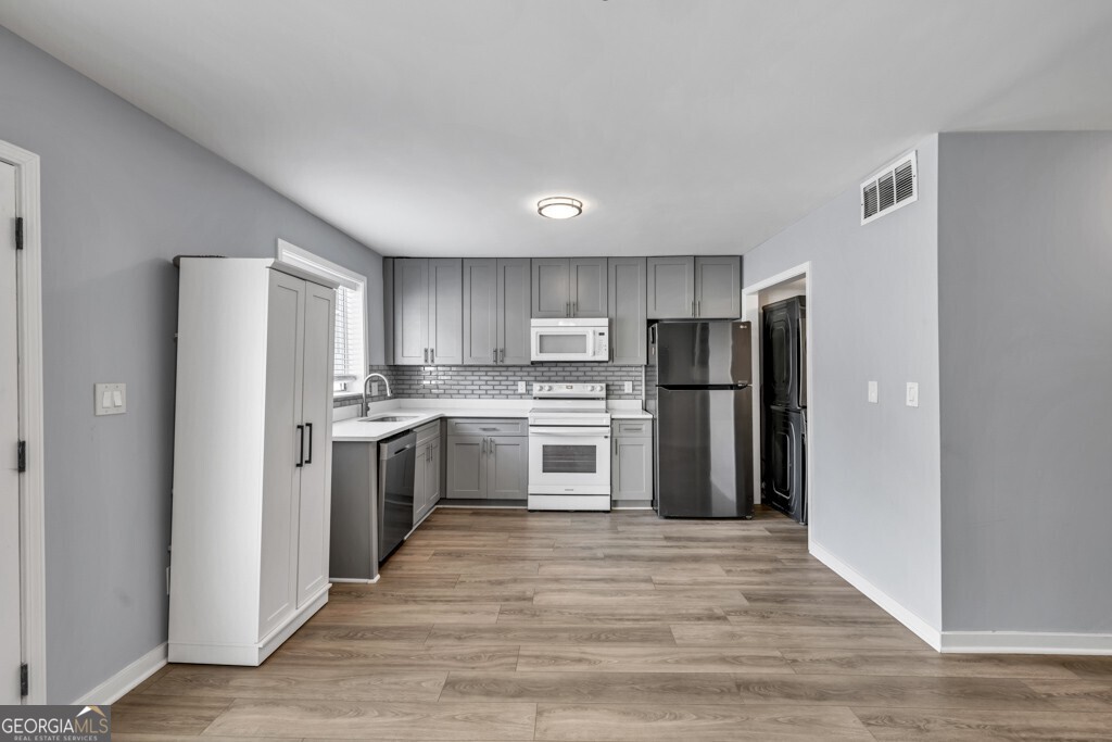 7307 Cardigan Circle